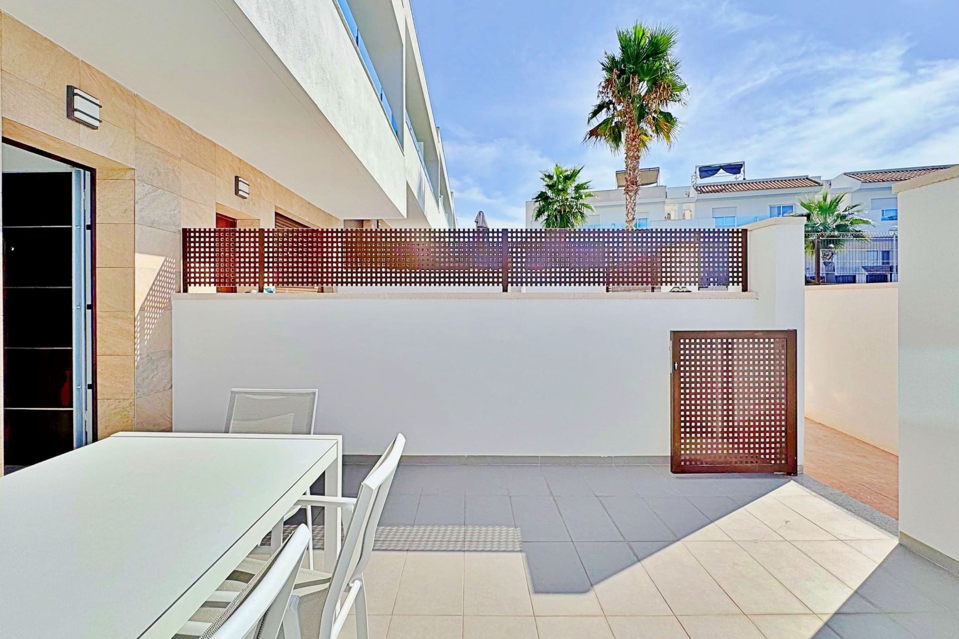 Wiederverkauf - Stadthaus -
Torrevieja - Costa Blanca