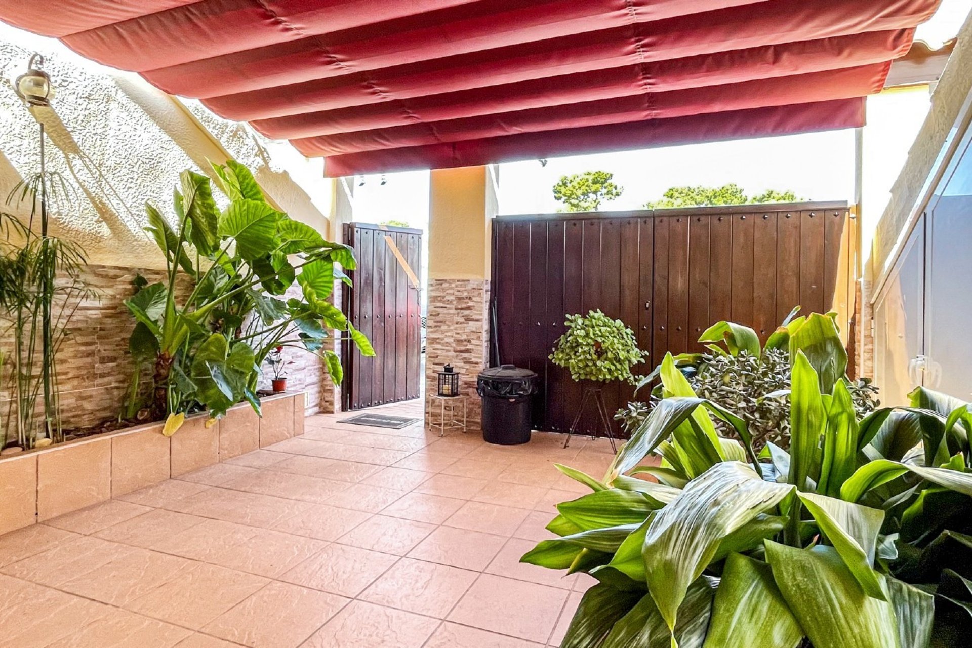Wiederverkauf - Stadthaus -
Torrevieja - Costa Blanca
