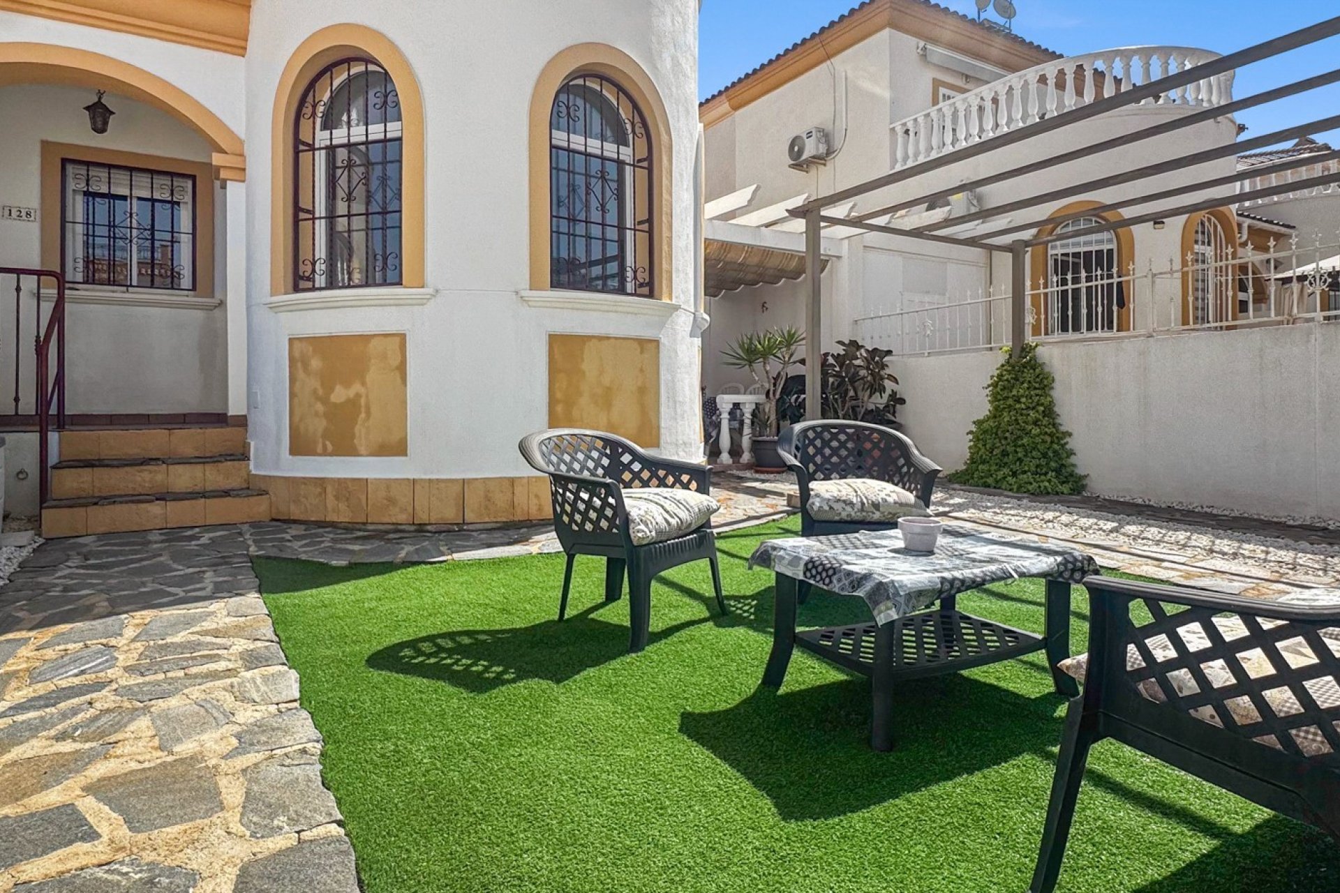 Wiederverkauf - Stadthaus -
Torrevieja - Costa Blanca