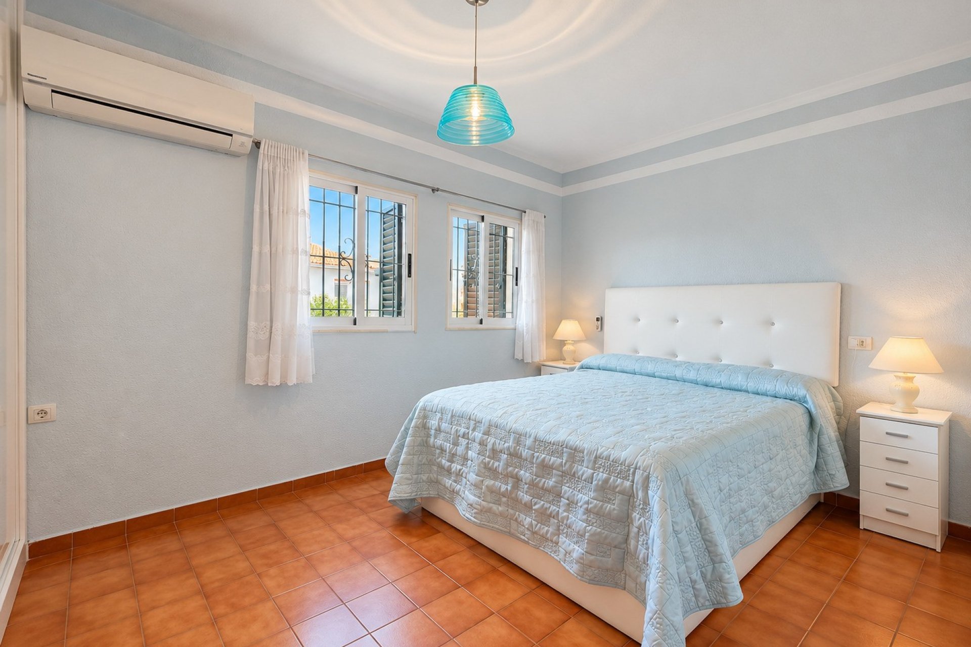 Wiederverkauf - Stadthaus -
Torrevieja - Costa Blanca