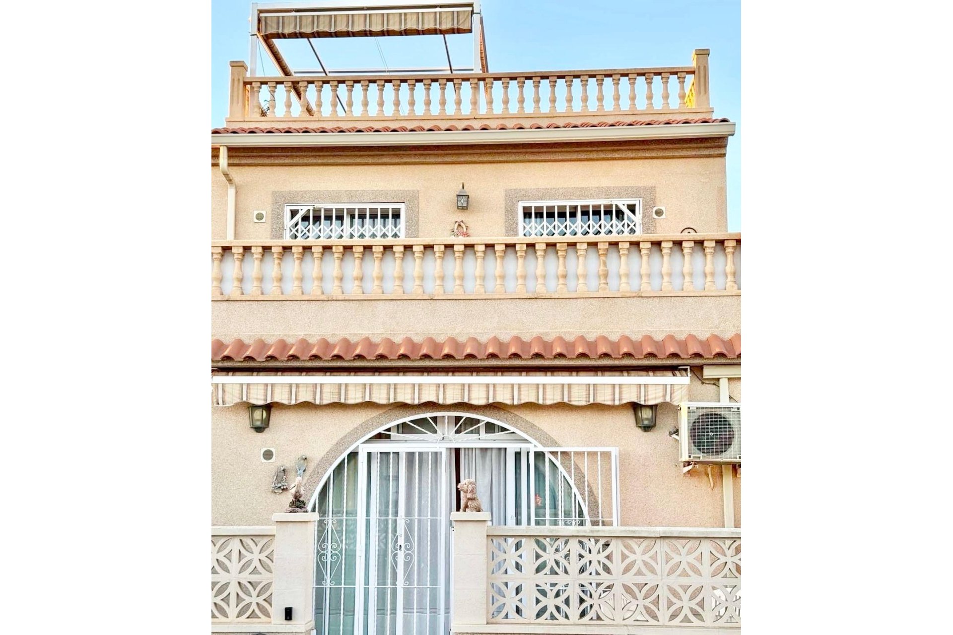 Wiederverkauf - Stadthaus -
Torrevieja - Costa Blanca