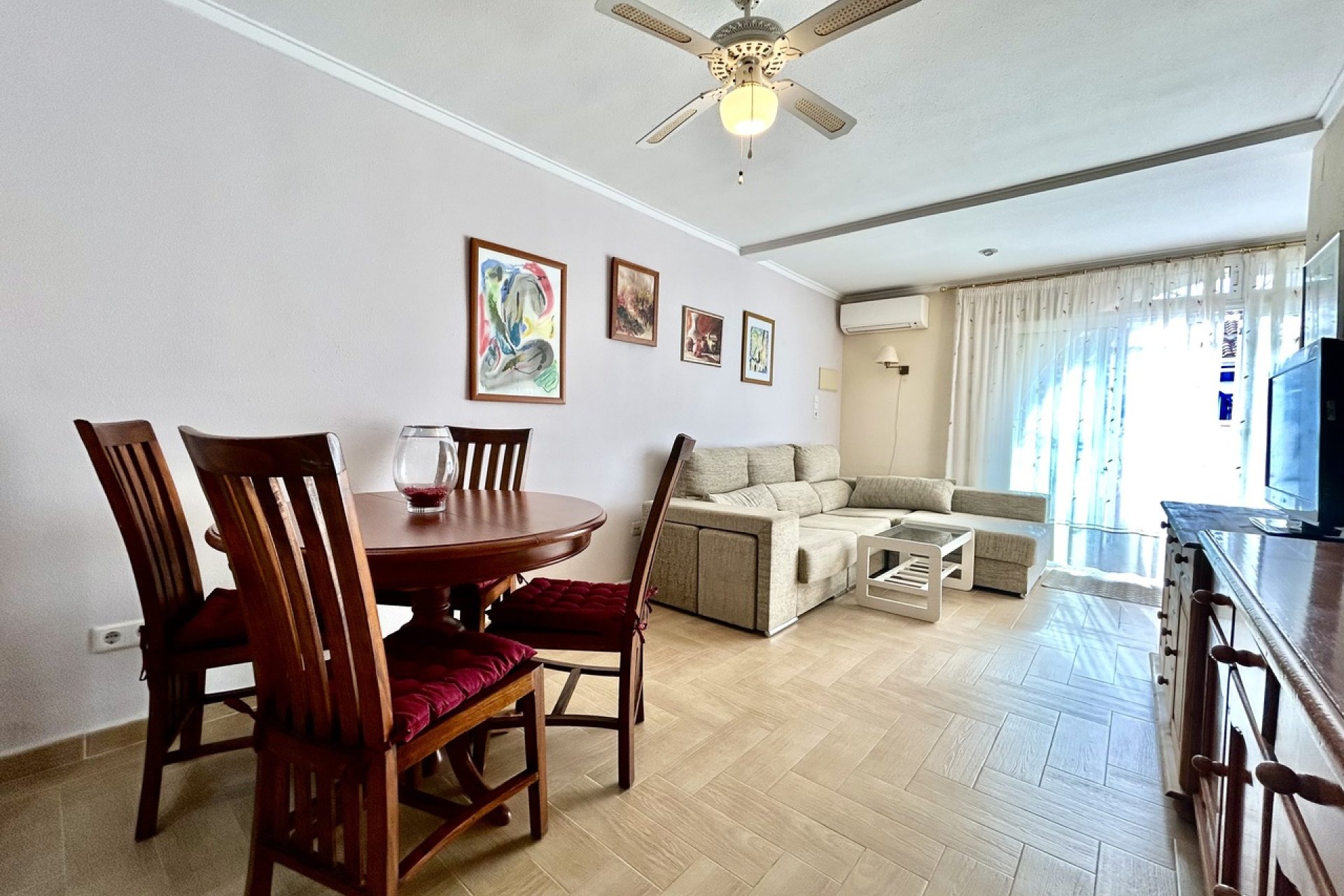 Wiederverkauf - Stadthaus -
Torrevieja - Costa Blanca