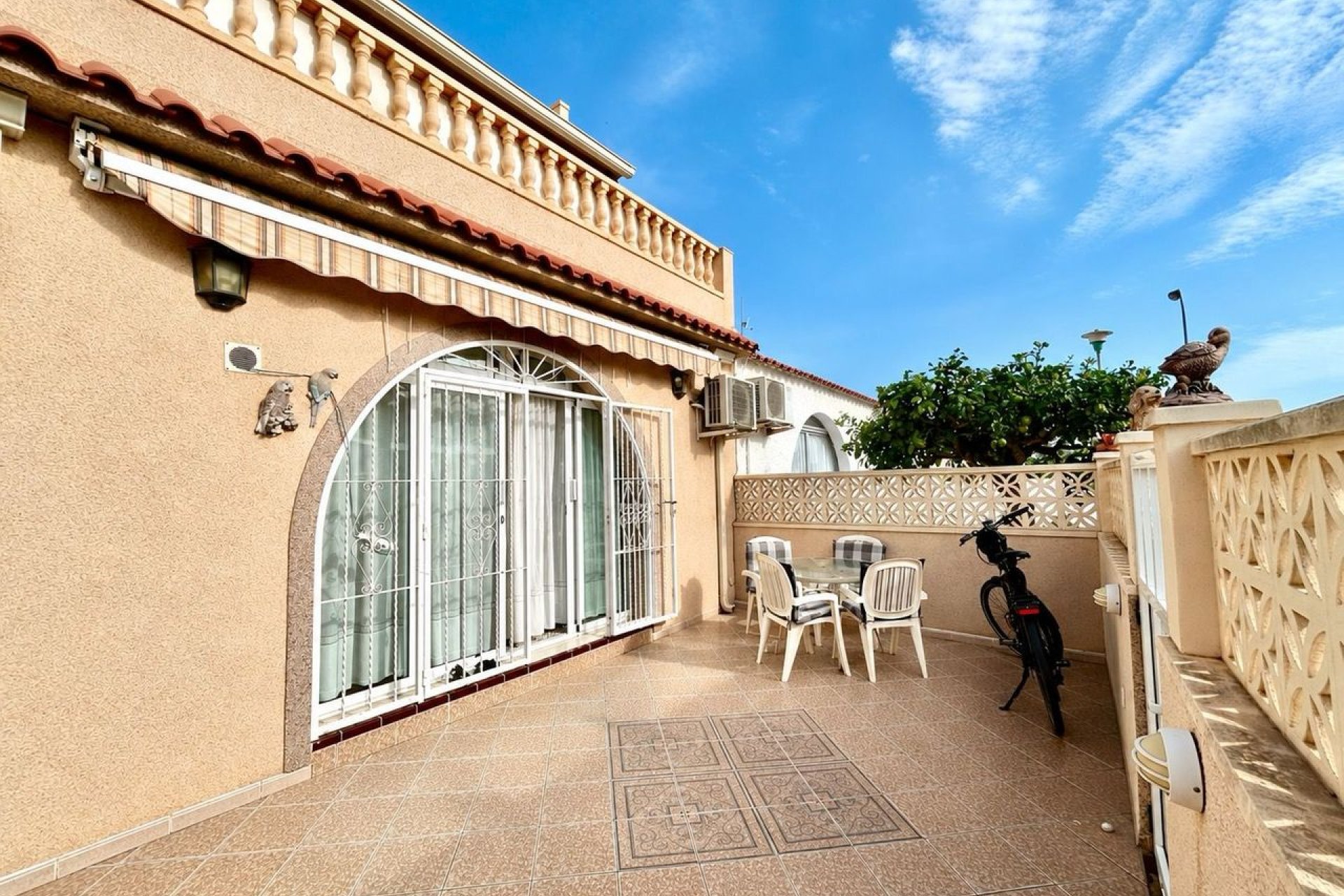 Wiederverkauf - Stadthaus -
Torrevieja - Costa Blanca