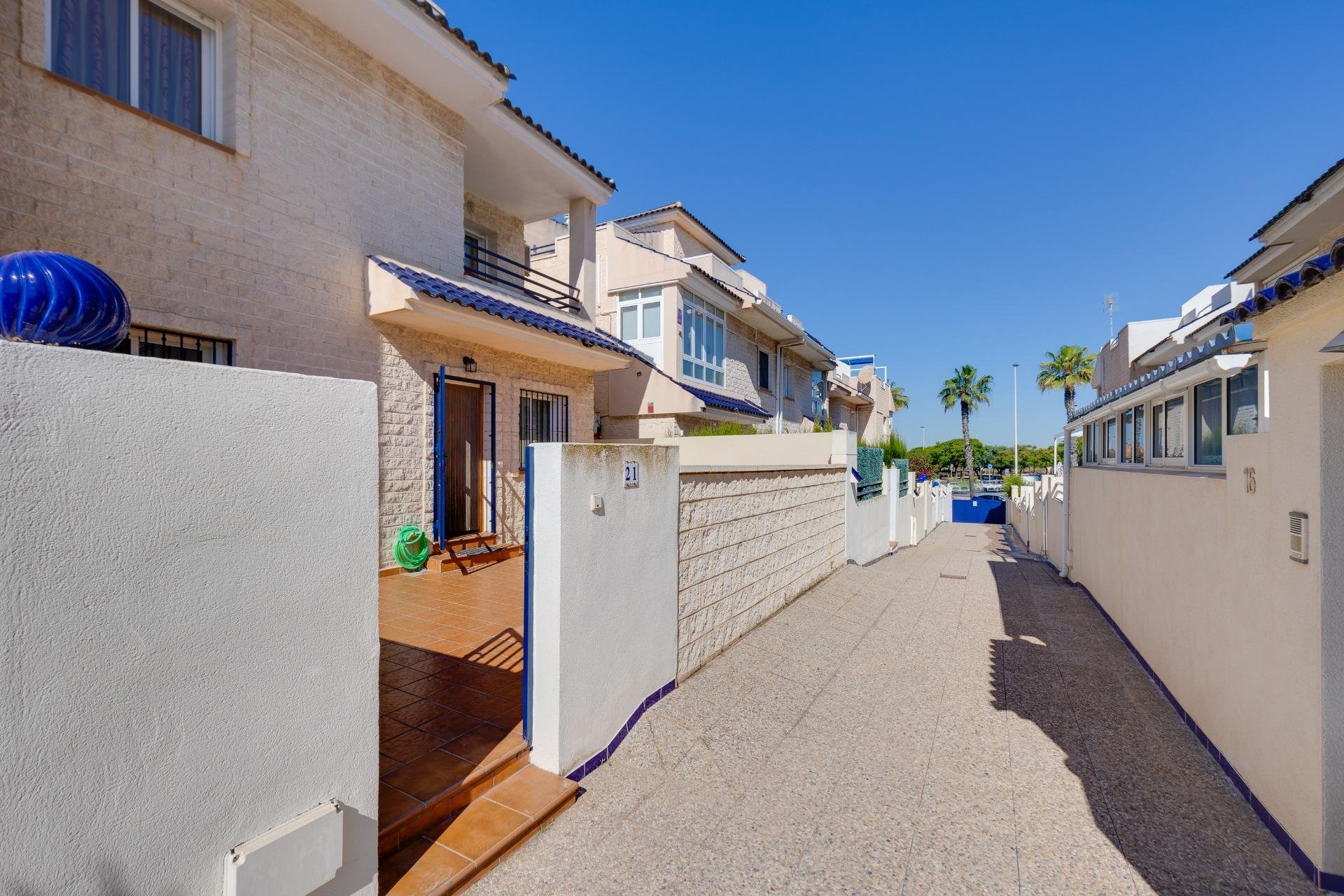 Wiederverkauf - Stadthaus -
Torrevieja - La Veleta