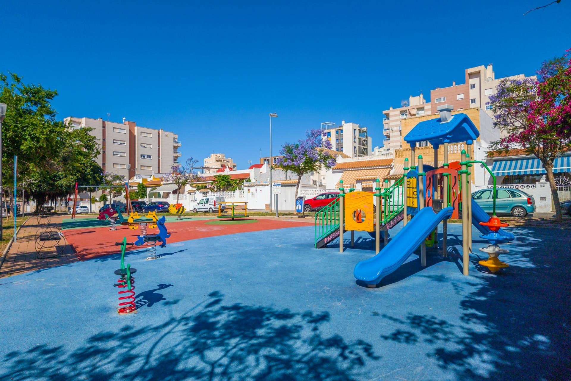 Wiederverkauf - Stadthaus -
Torrevieja - Nueva Torrevieja