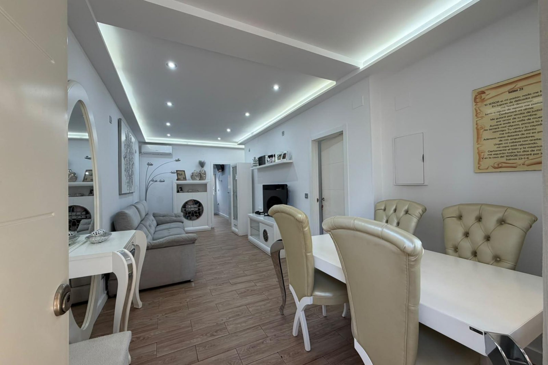 Wiederverkauf - Stadthaus -
Torrevieja - Nueva Torrevieja