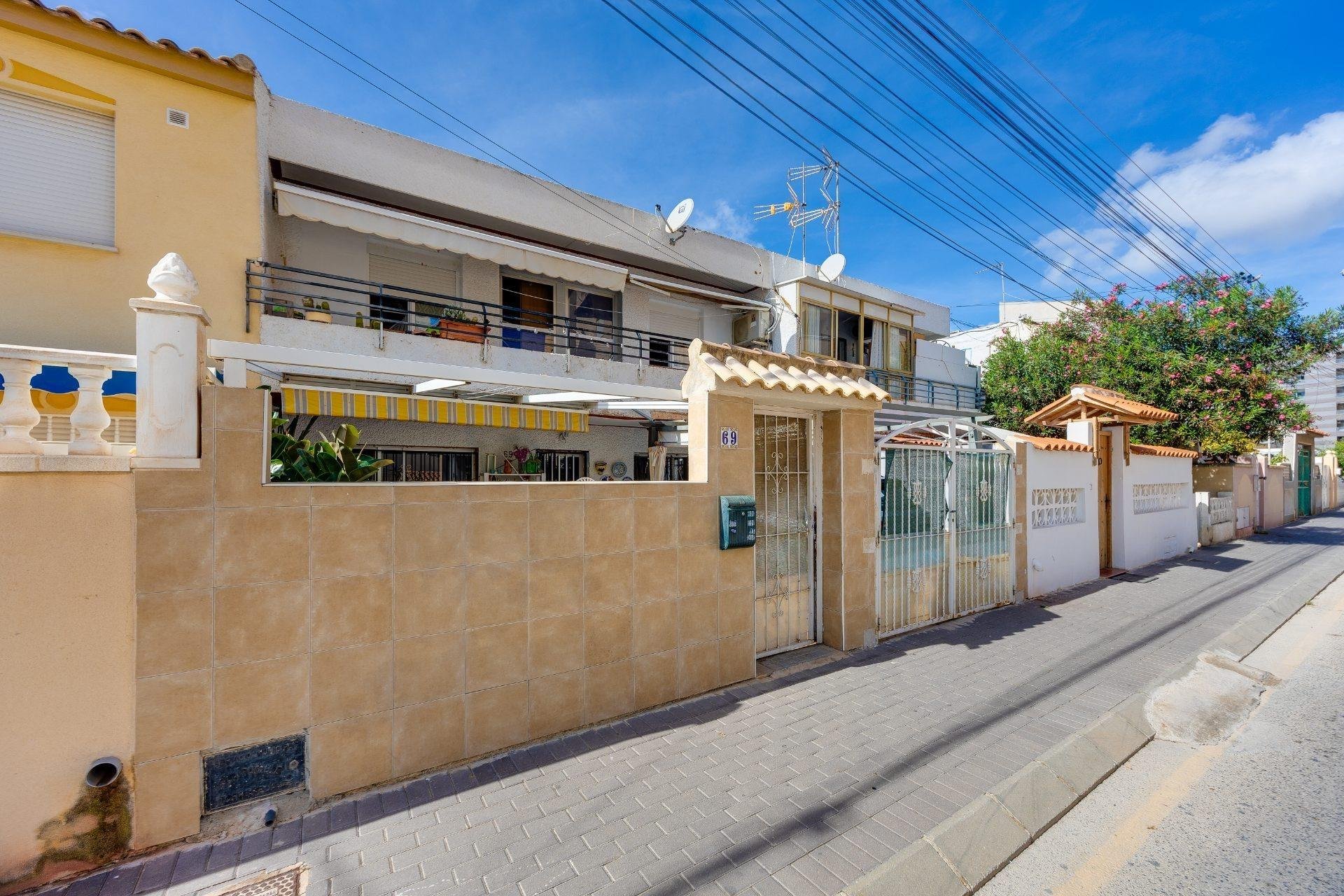Wiederverkauf - Stadthaus -
Torrevieja - Nueva Torrevieja