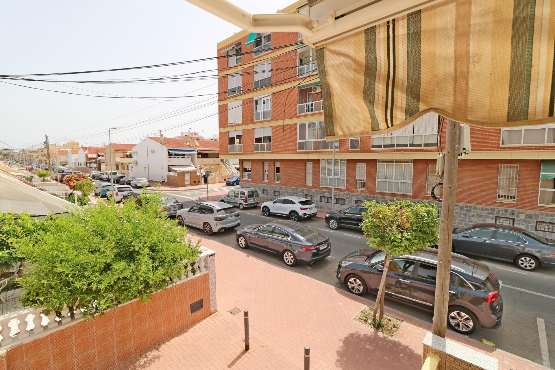 Wiederverkauf - Stadthaus -
Torrevieja - Playa De Los Naufragos