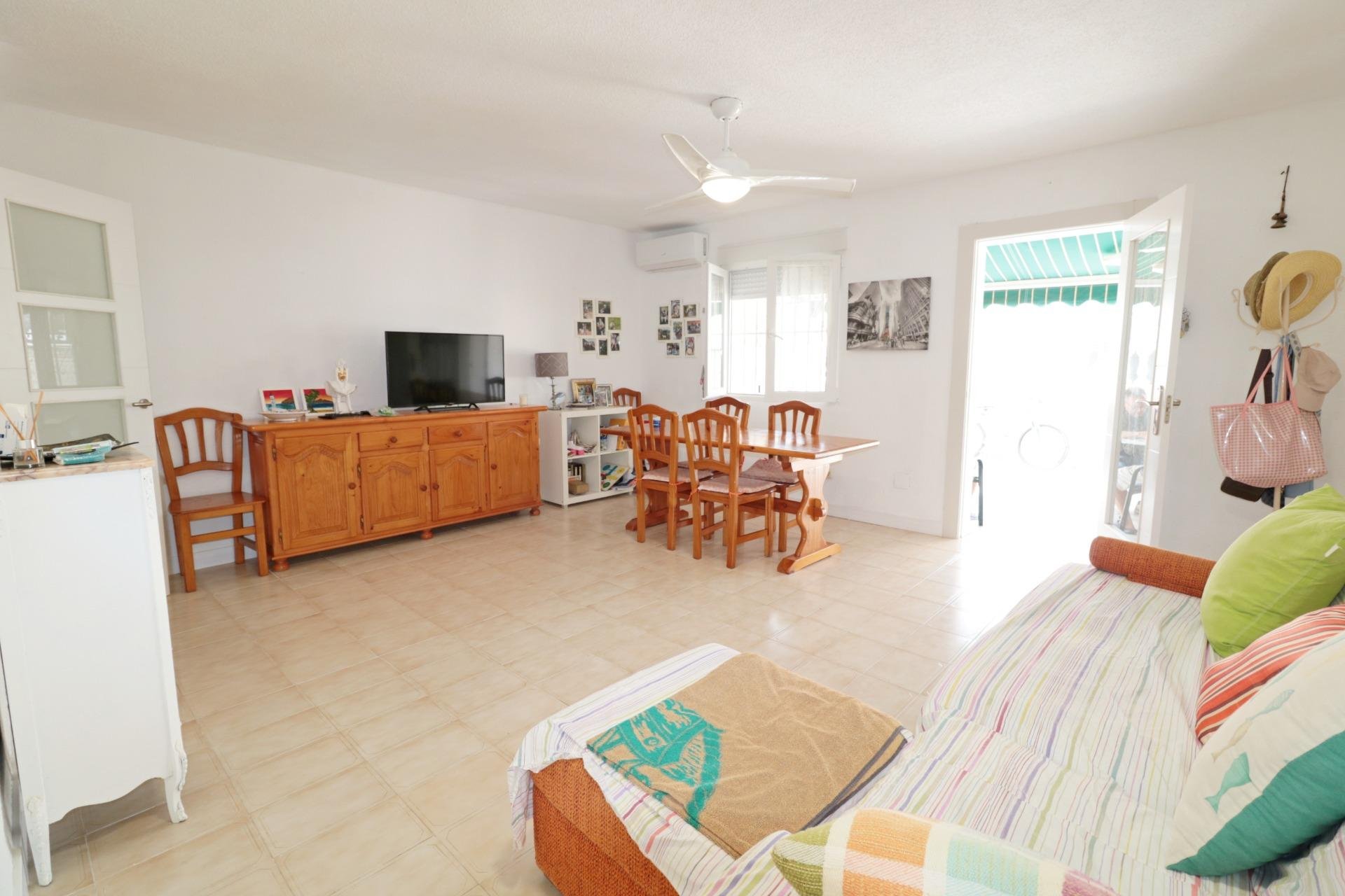 Wiederverkauf - Stadthaus -
Torrevieja - Playa De Los Naufragos