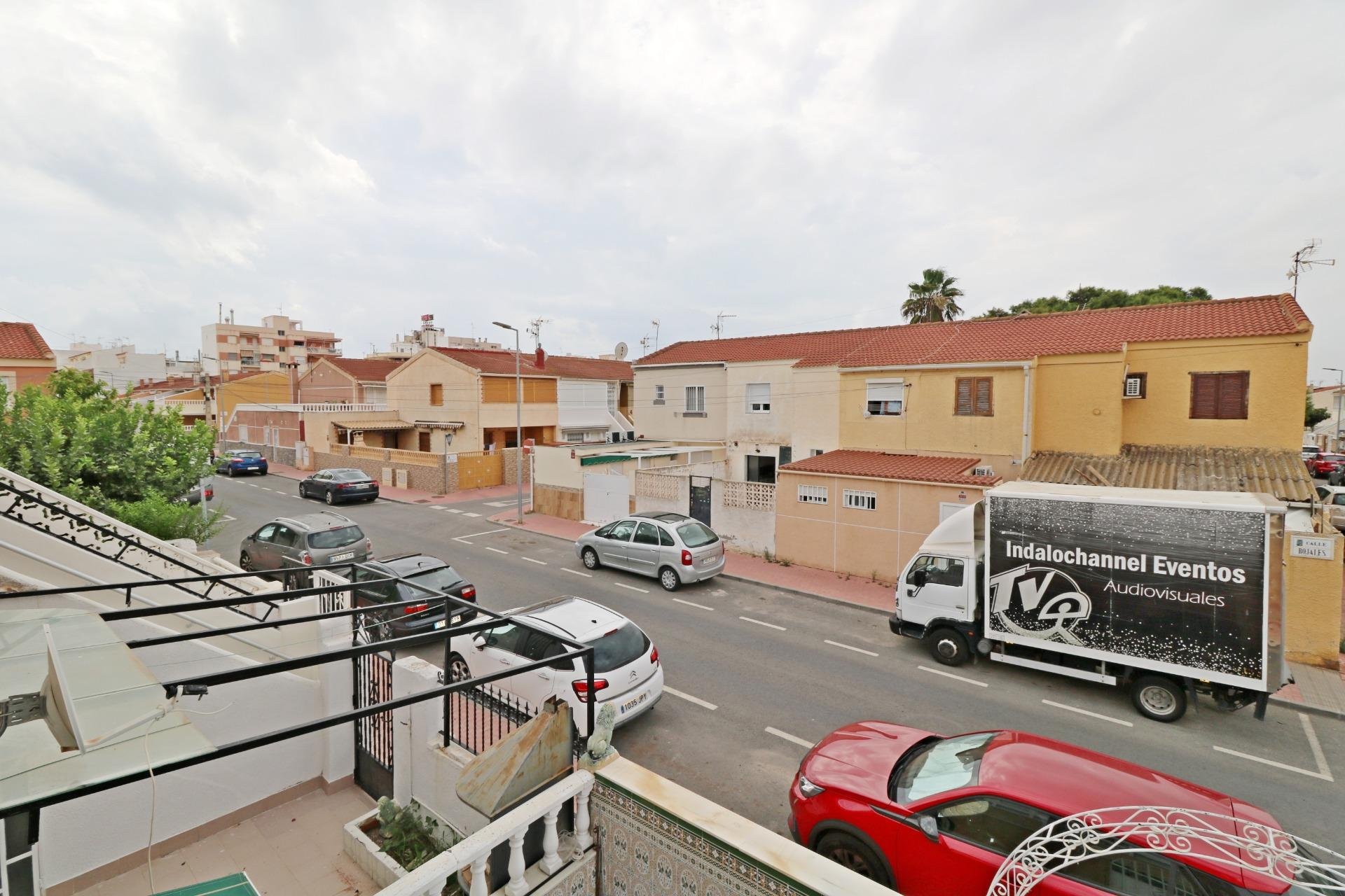 Wiederverkauf - Stadthaus -
Torrevieja - Playa De Los Naufragos