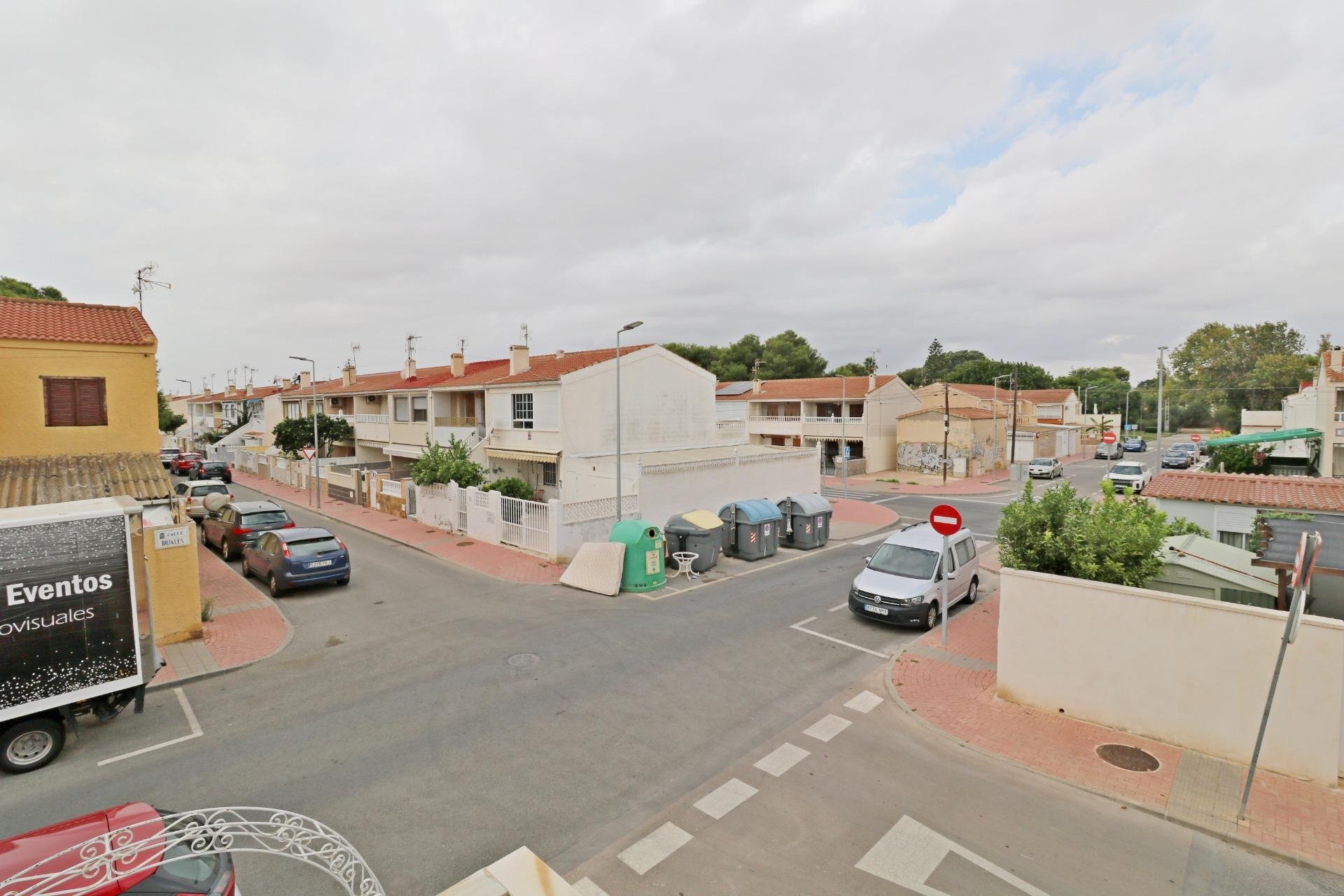 Wiederverkauf - Stadthaus -
Torrevieja - Playa De Los Naufragos