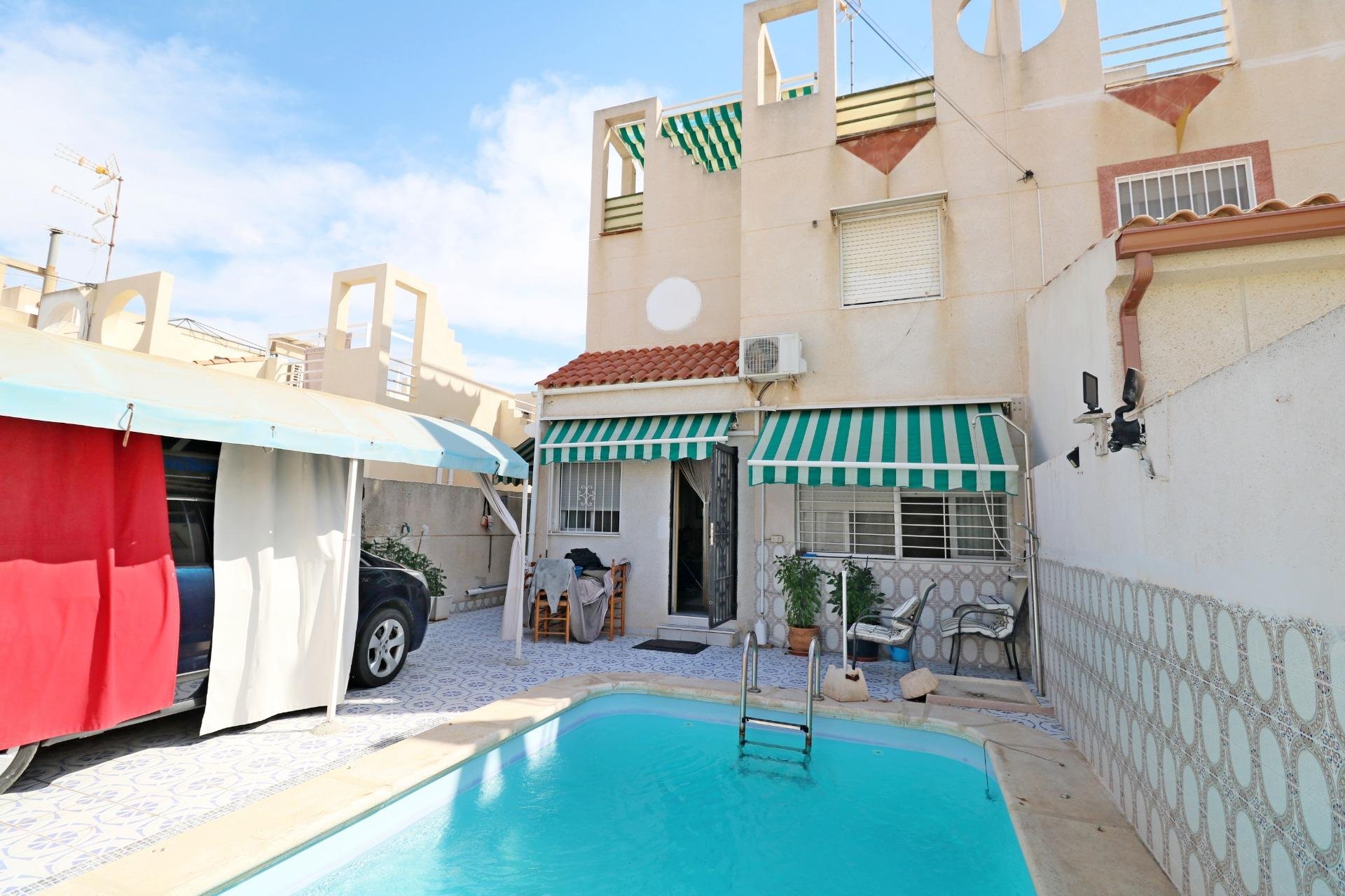 Wiederverkauf - Stadthaus -
Torrevieja - Torretas