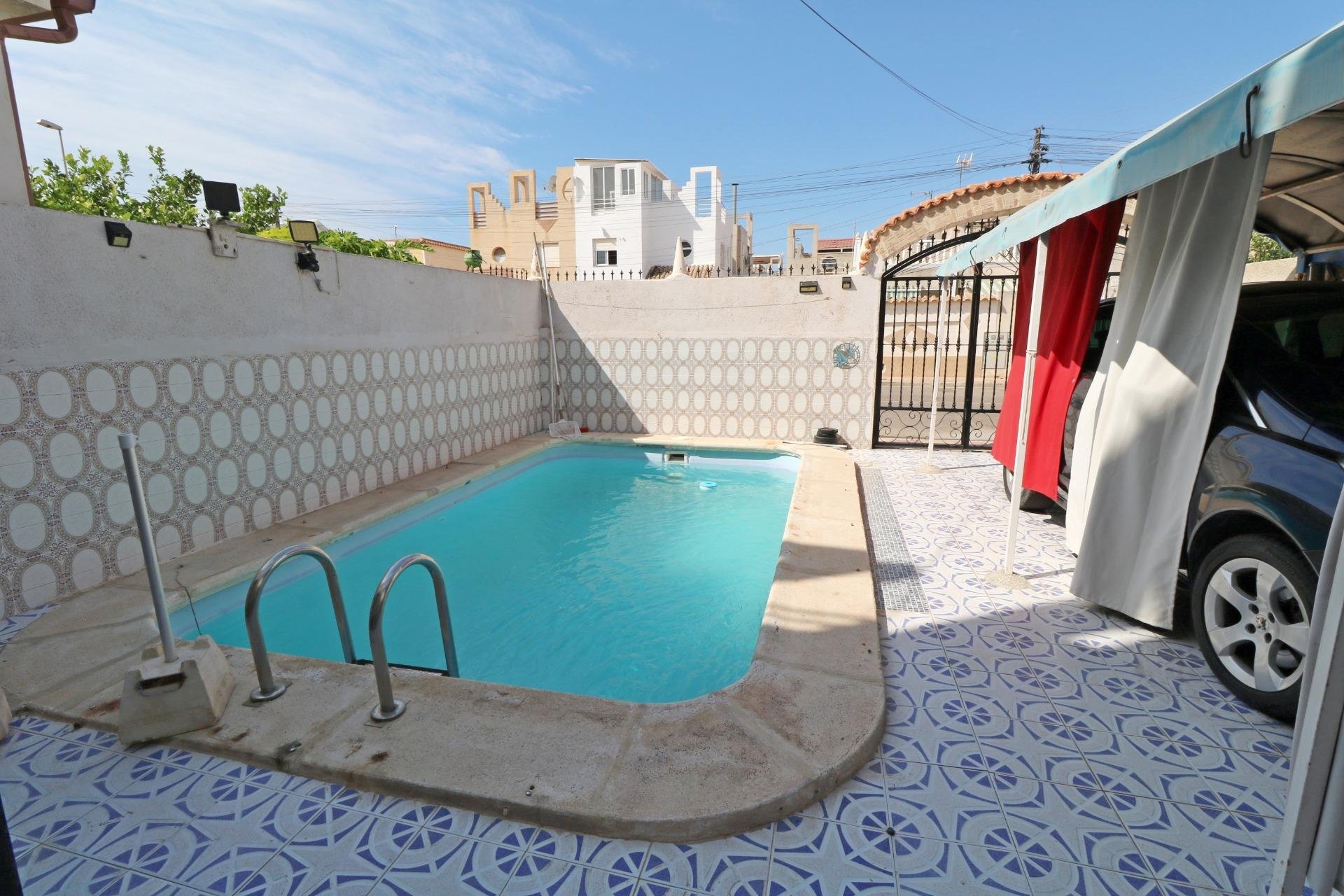 Wiederverkauf - Stadthaus -
Torrevieja - Torretas