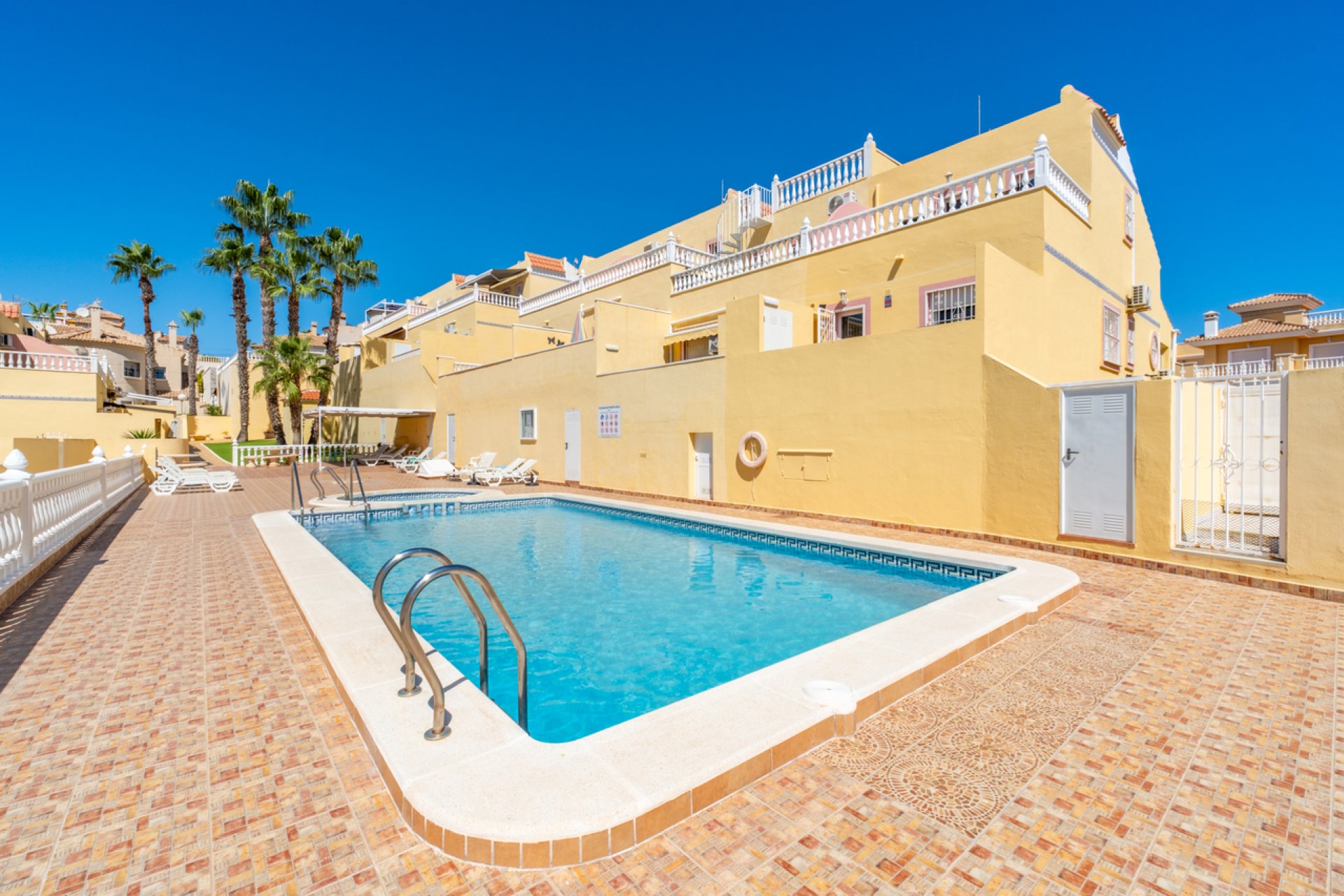 Wiederverkauf - Stadthaus -
Villamartin - Costa Blanca