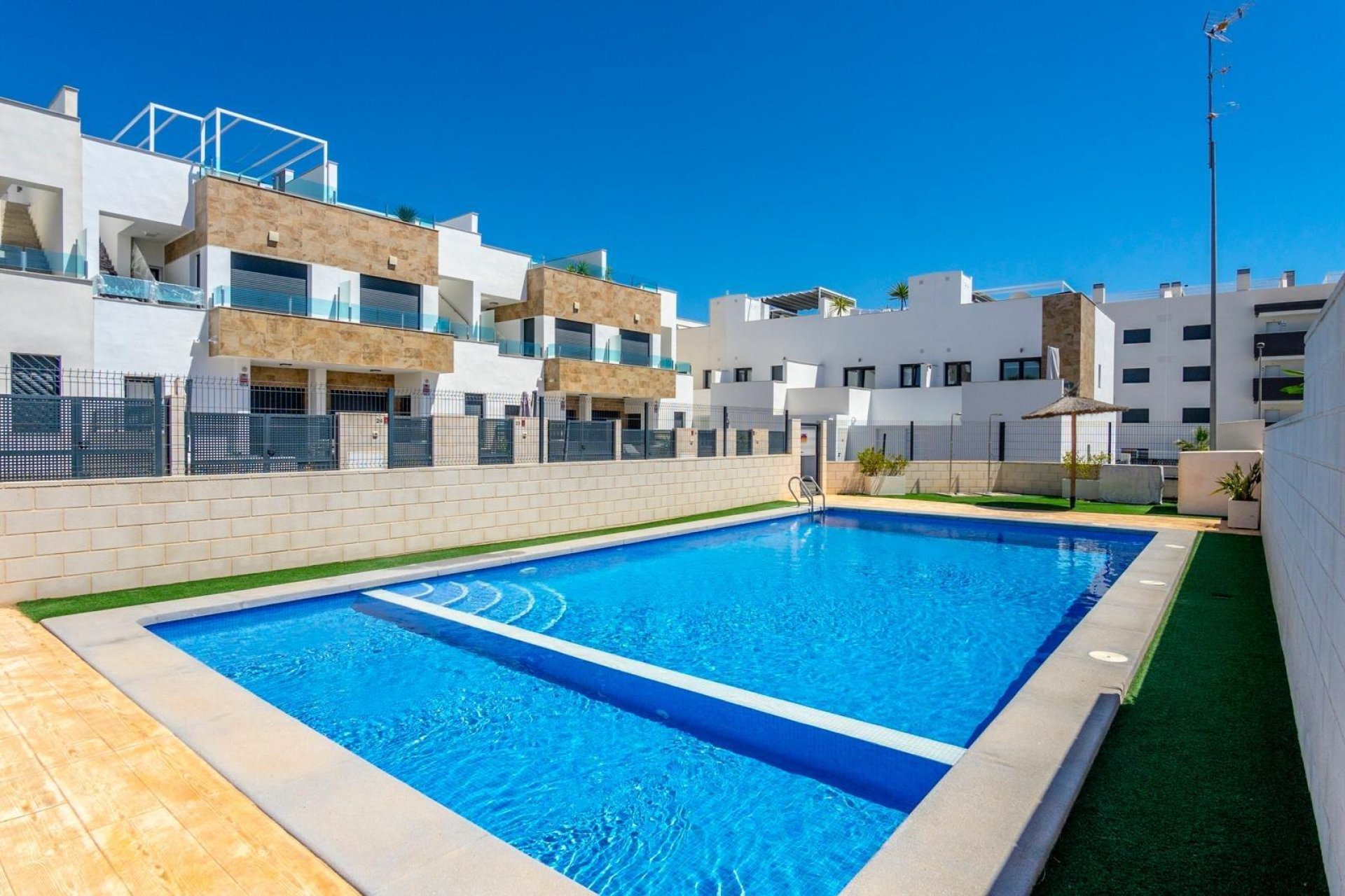 Wiederverkauf - Stadthaus -
Villamartin - Orihuela Costa