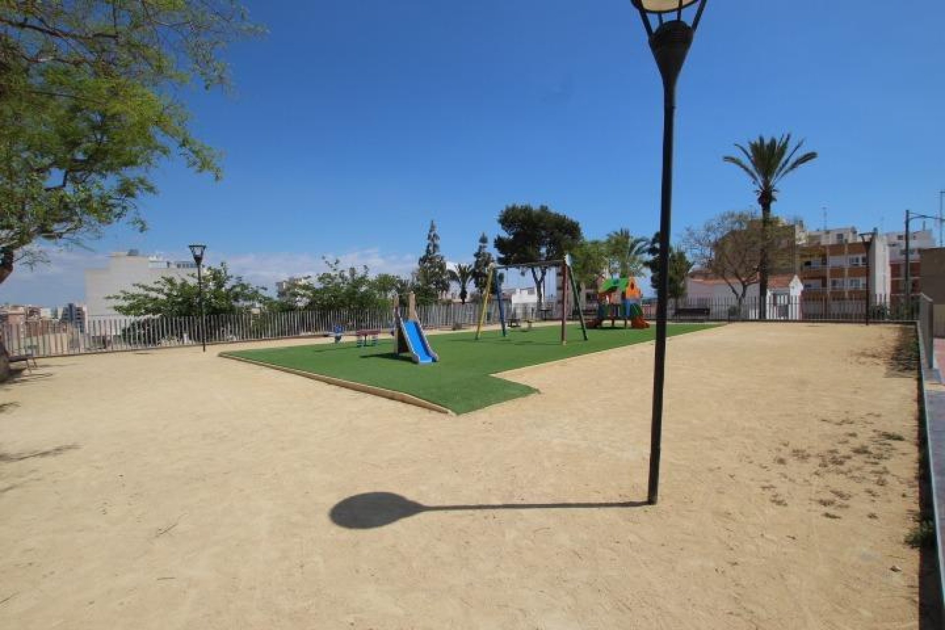 Wiederverkauf - Town House -
Guardamar del Segura - Centro