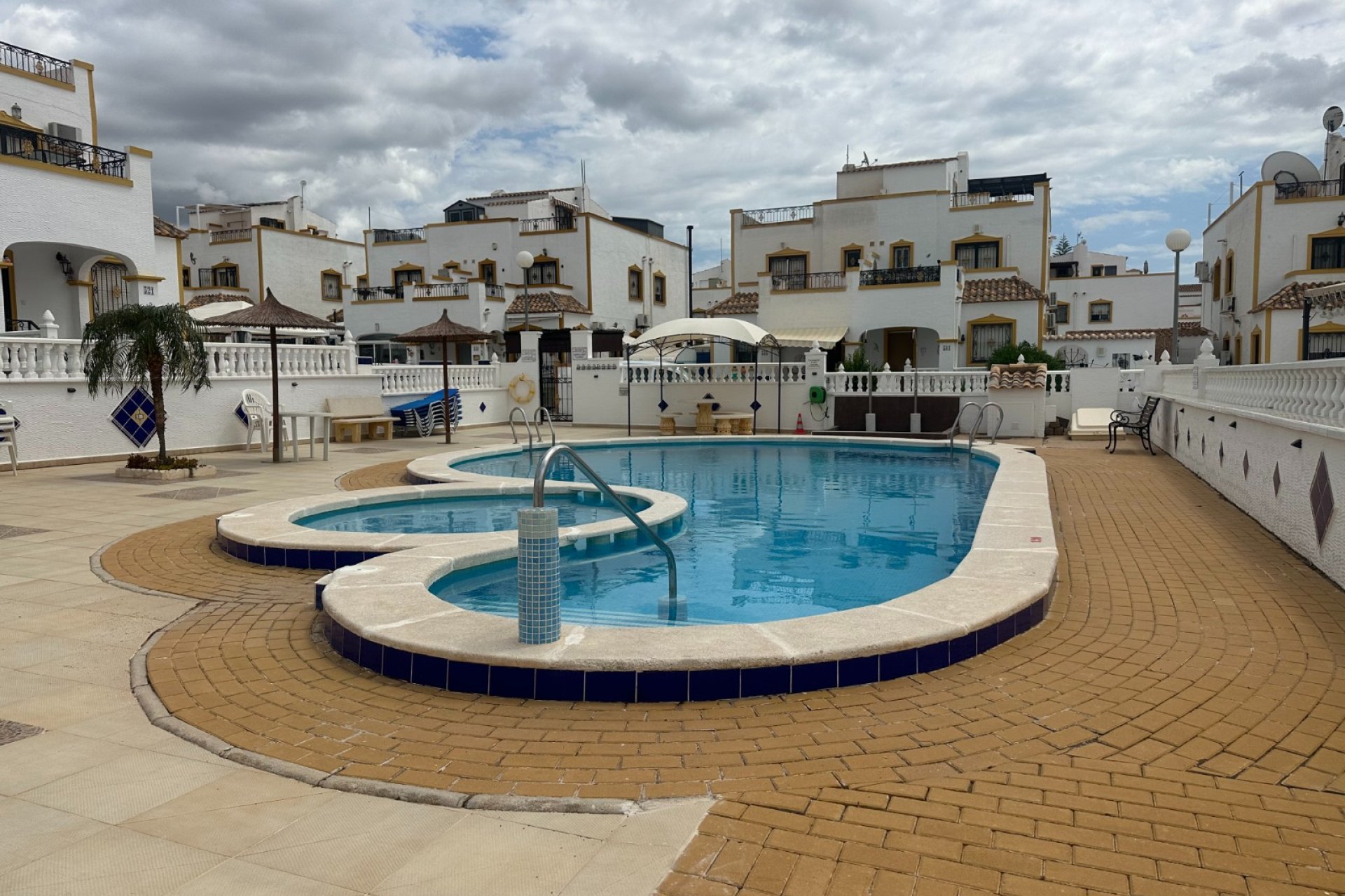 Wiederverkauf - Town House -
Orihuela - Inland