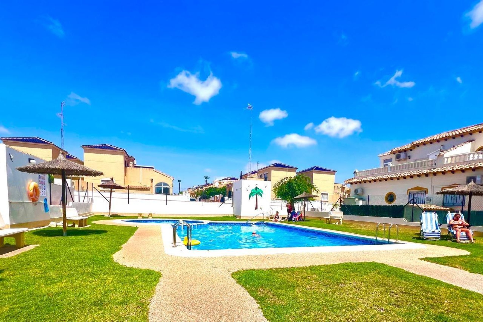 Wiederverkauf - Town House -
Orihuela - Urbanización Perla Del Mar