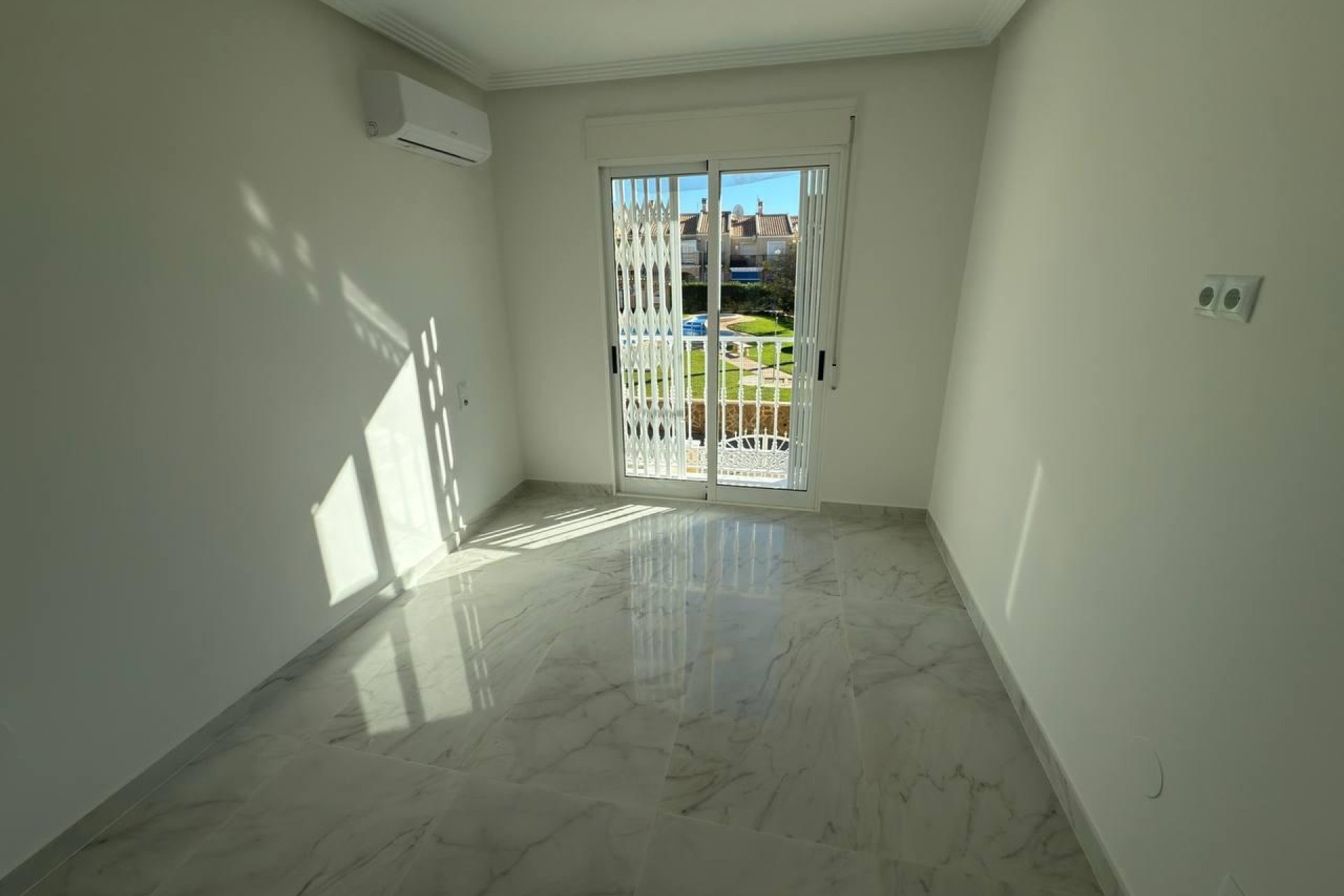 Wiederverkauf - Town House -
Torrevieja - Aguas Nuevas