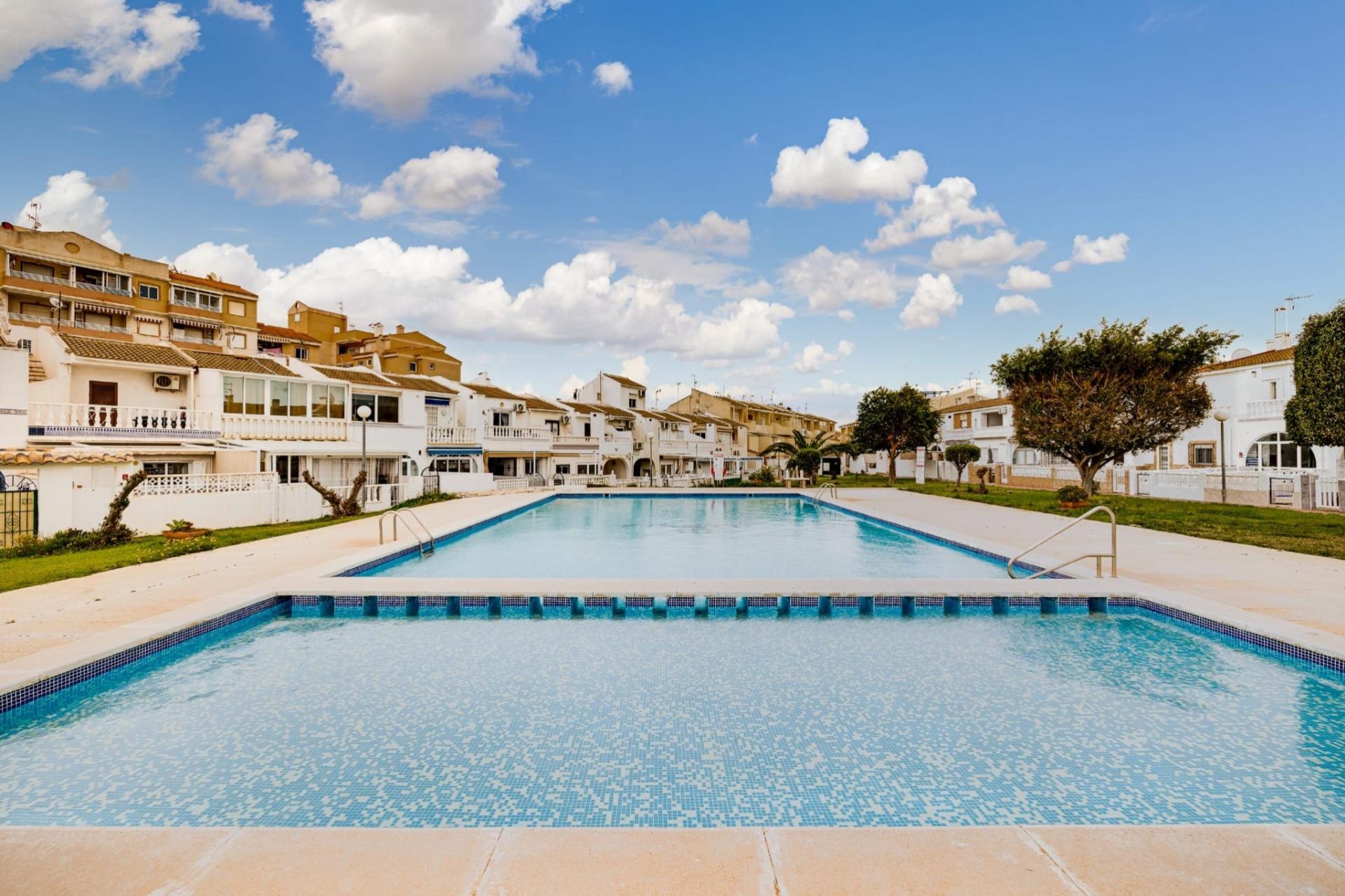 Wiederverkauf - Town House -
Torrevieja - Calas Blanca