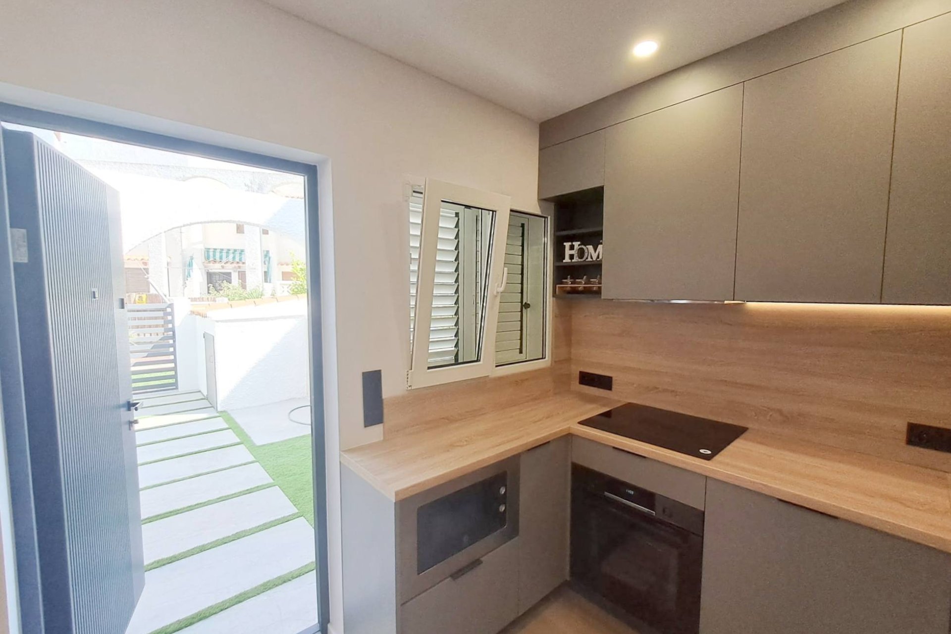 Wiederverkauf - Town House -
Torrevieja - Costa Blanca