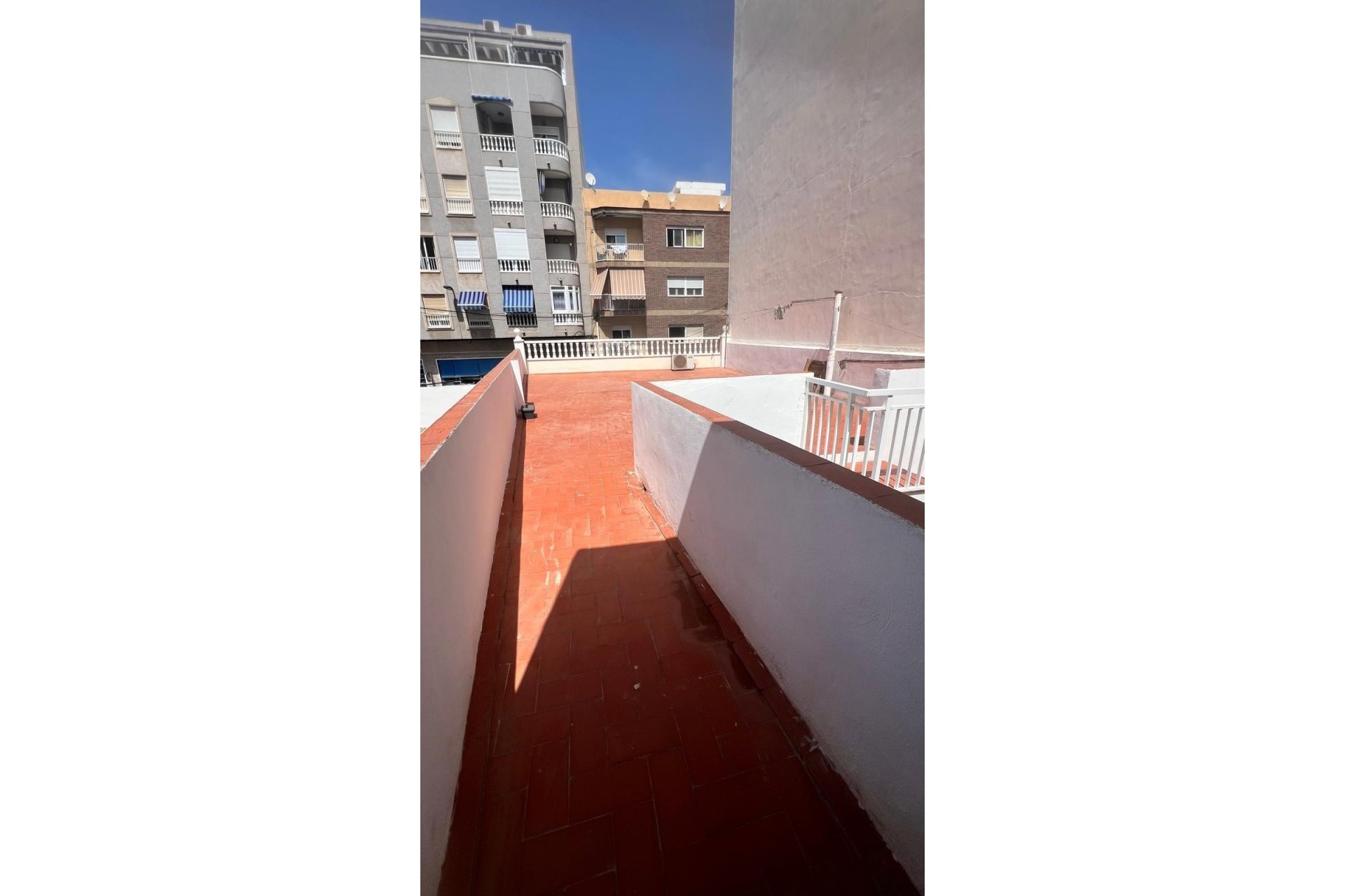 Wiederverkauf - Town House -
Torrevieja - Estacion De Autobuses