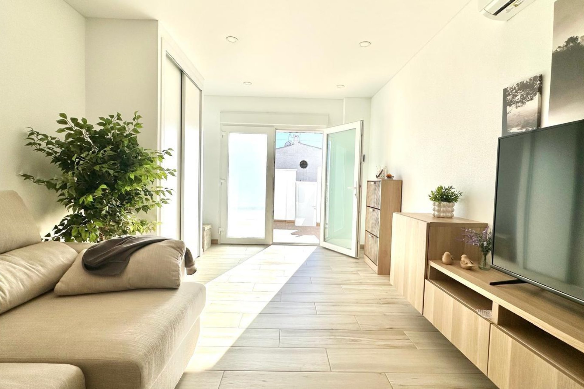 Wiederverkauf - Town House -
Torrevieja - Estacion De Autobuses