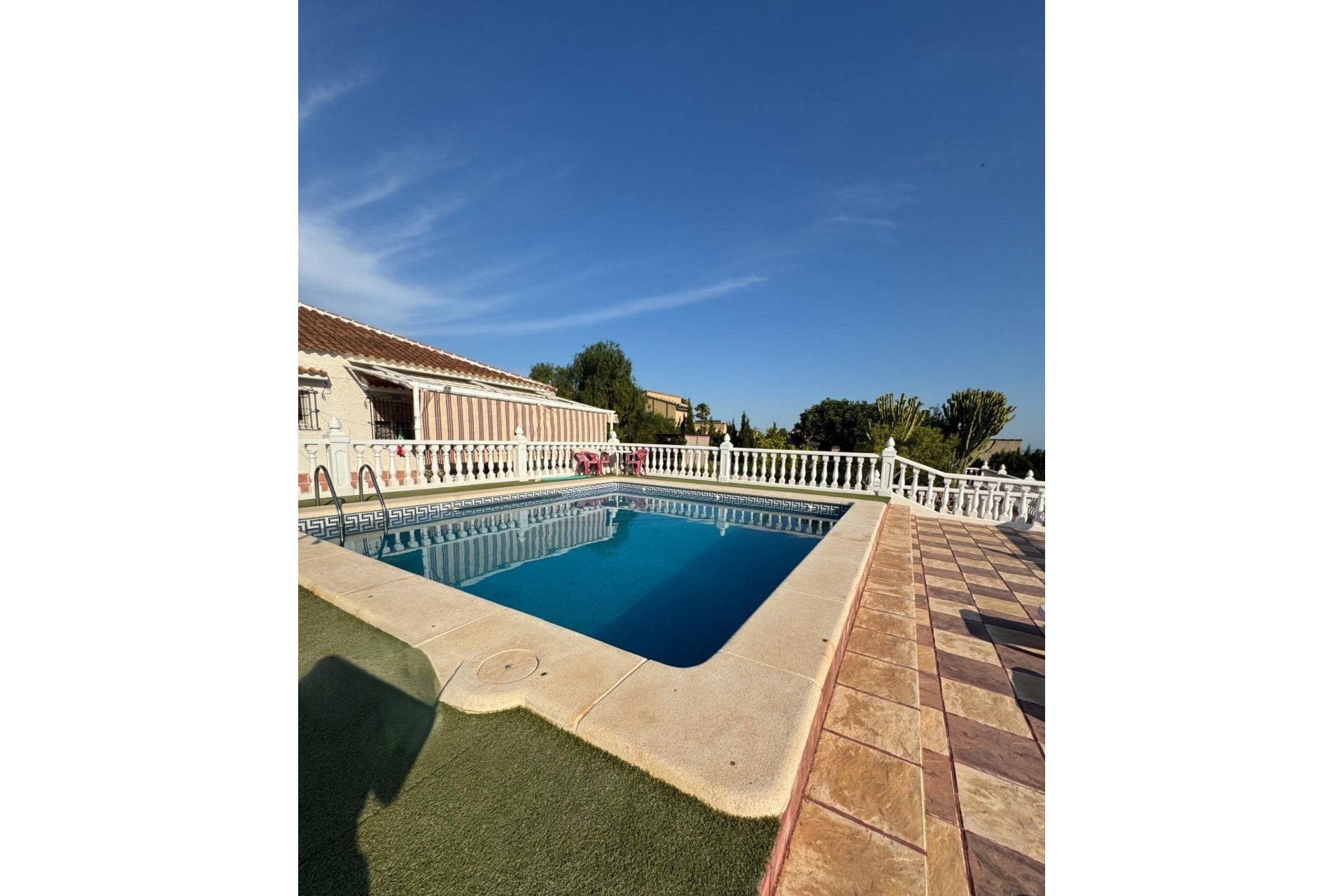 Wiederverkauf - Villa -
Albatera - Partida Lomas