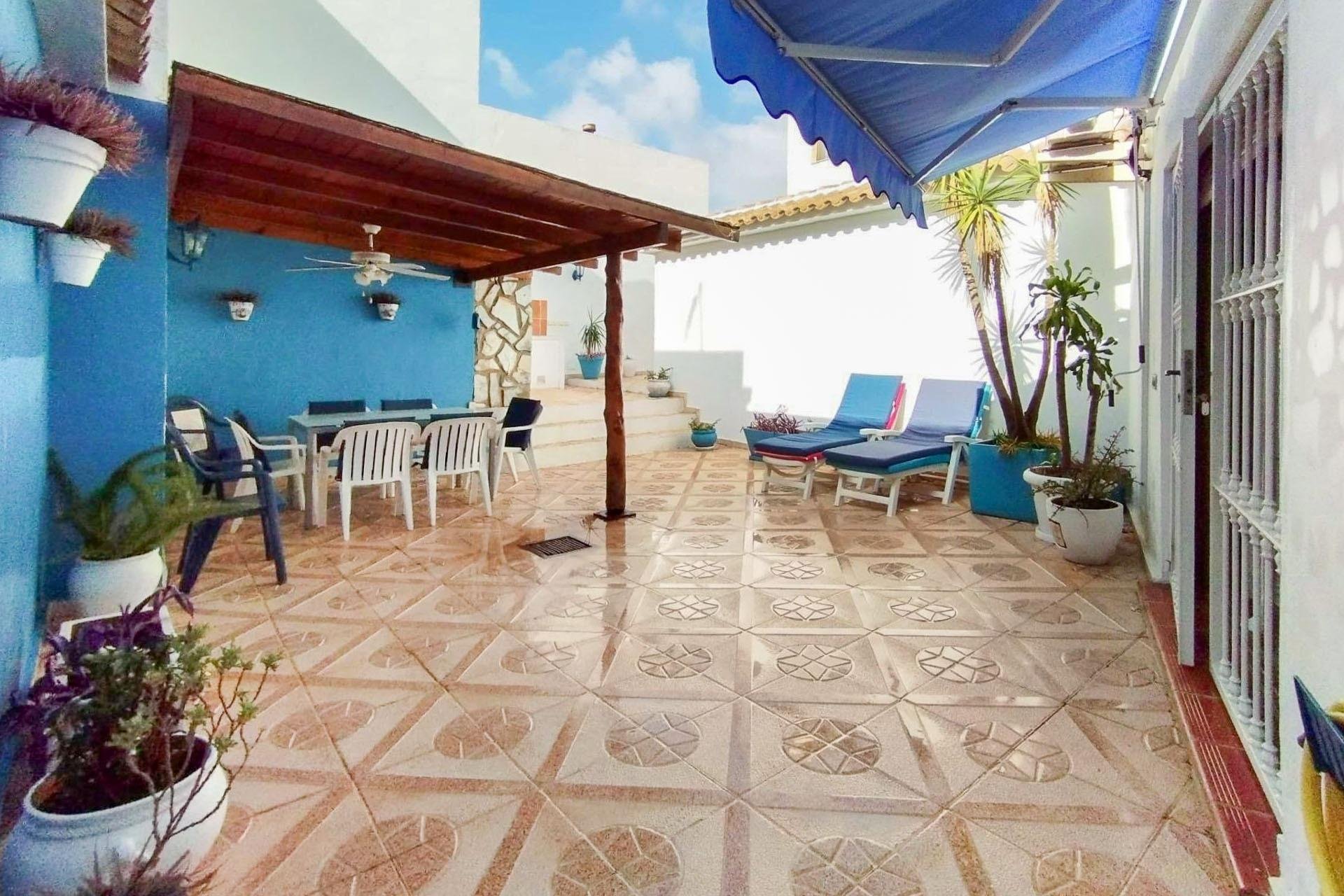 Wiederverkauf - Villa -
Alfas del Pí - Costa Blanca