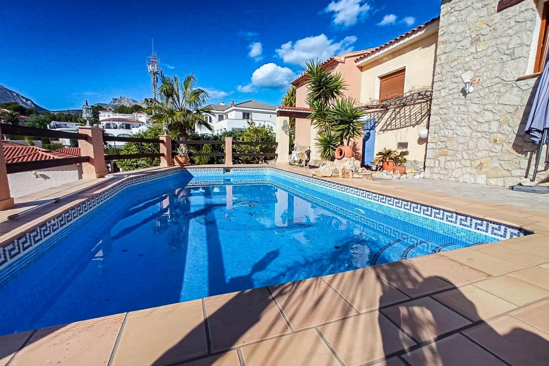 Wiederverkauf - Villa -
Alfas del Pí - Costa Blanca