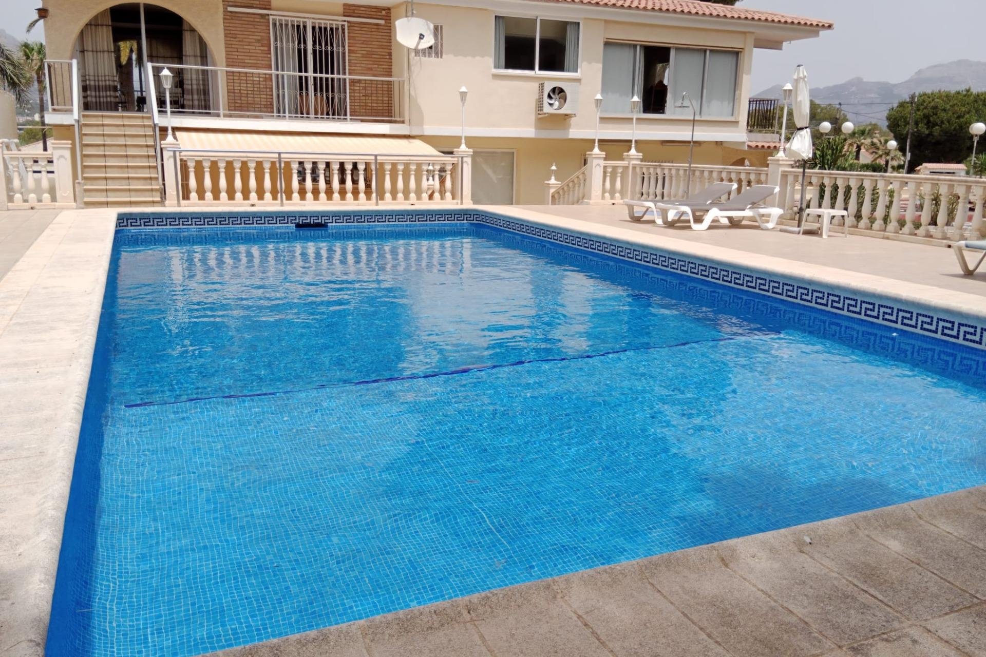 Wiederverkauf - Villa -
Alfas del Pí - Costa Blanca