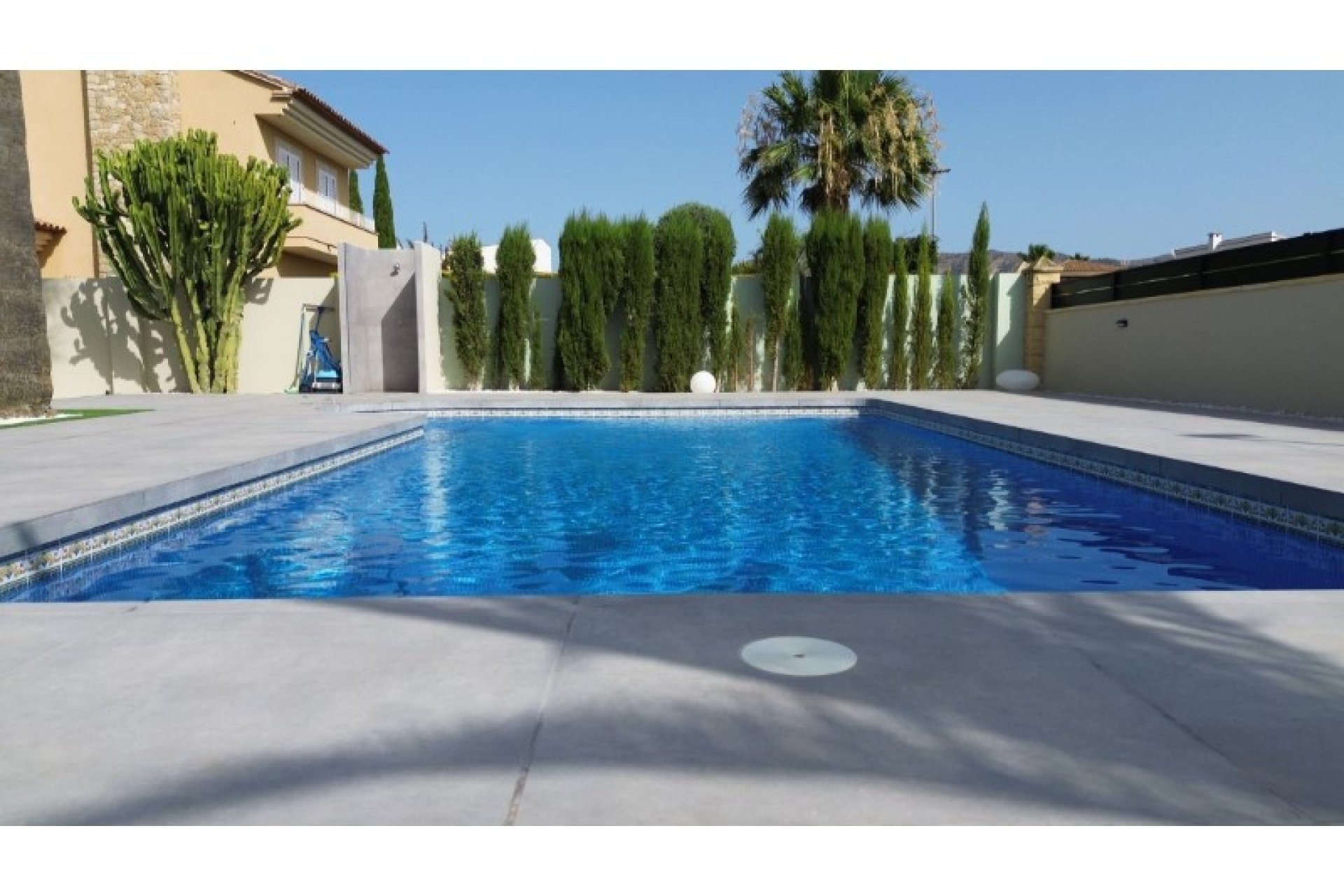 Wiederverkauf - Villa -
Alfas del Pí - Costa Blanca