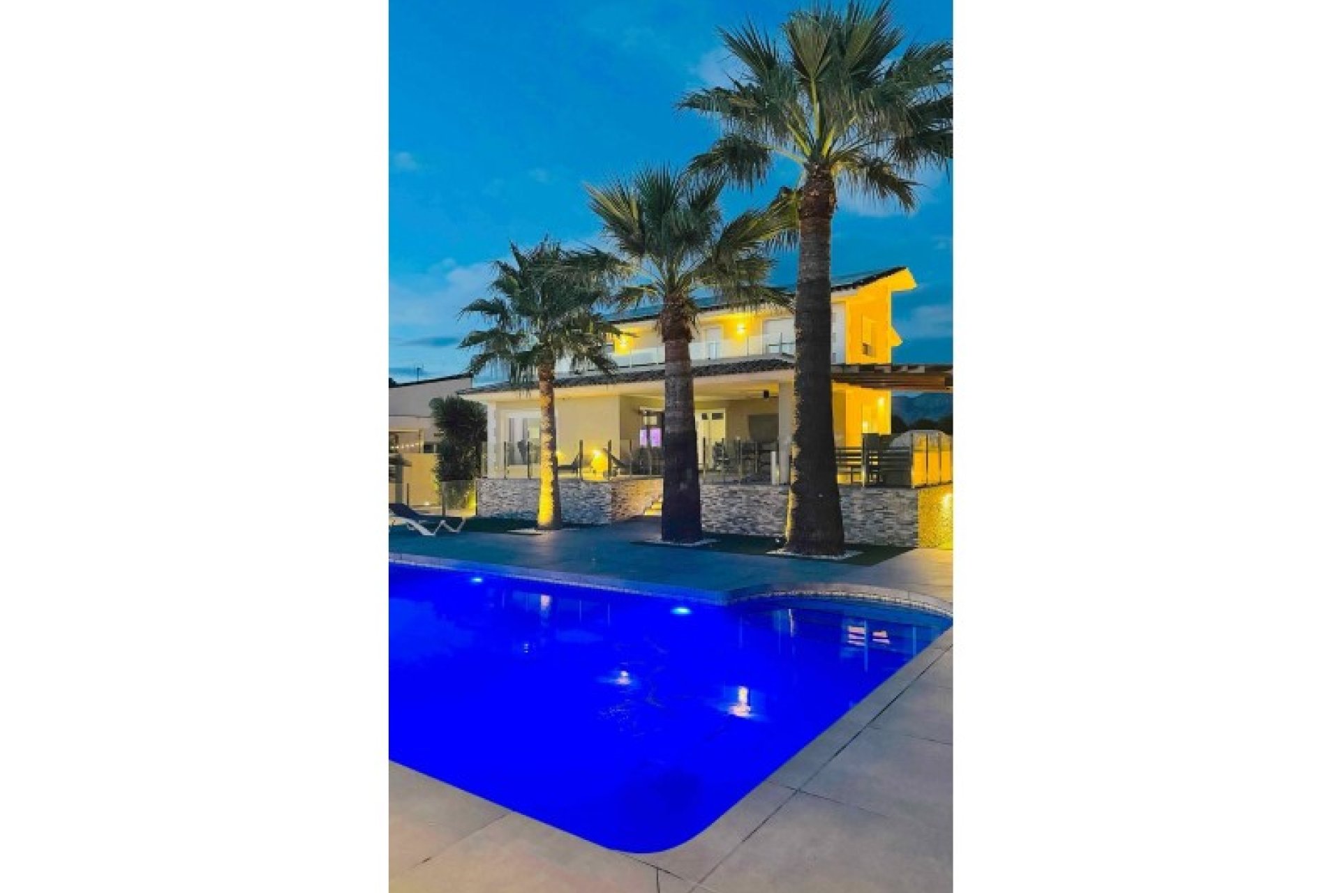 Wiederverkauf - Villa -
Alfas del Pí - Costa Blanca