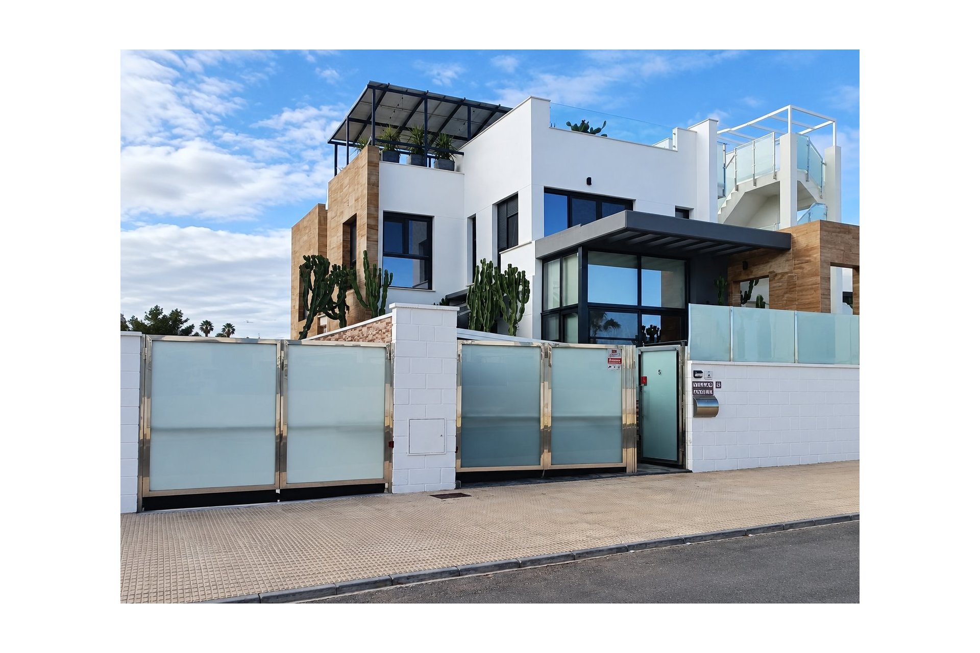 Wiederverkauf - Villa -
Cabo Roig - Costa Blanca