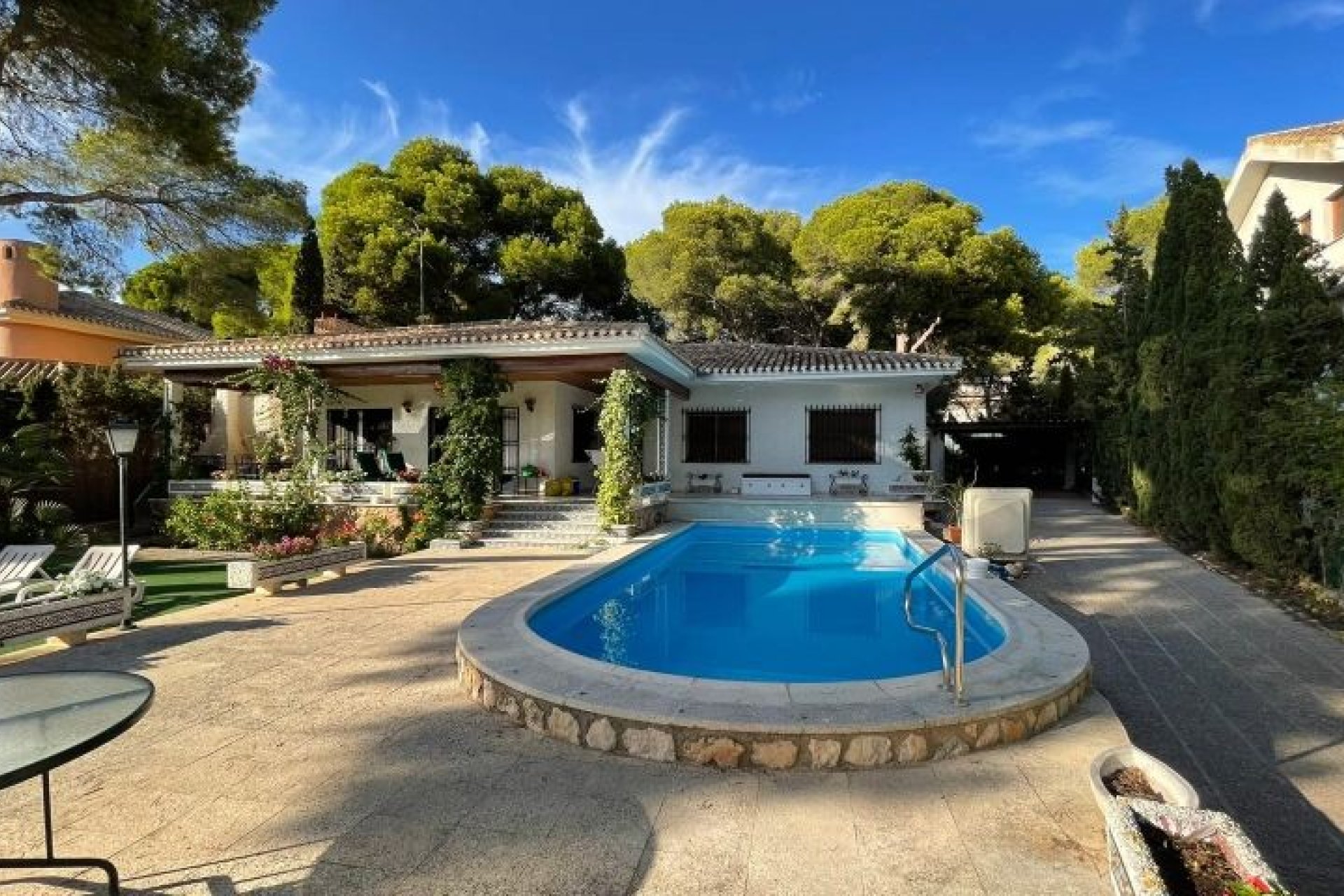 Wiederverkauf - Villa -
Campoamor - Costa Blanca