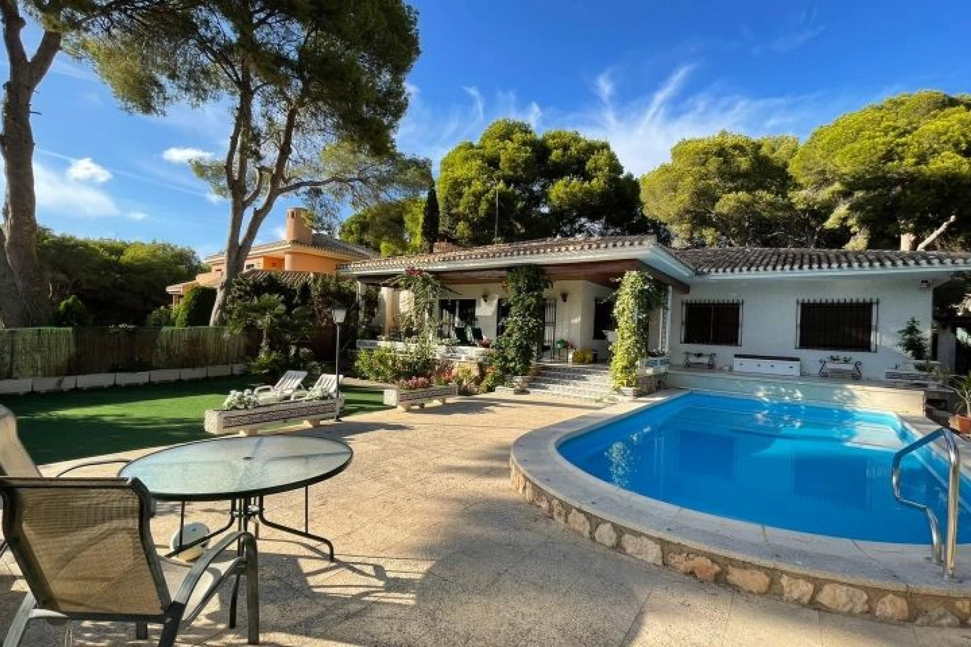 Wiederverkauf - Villa -
Campoamor - Costa Blanca
