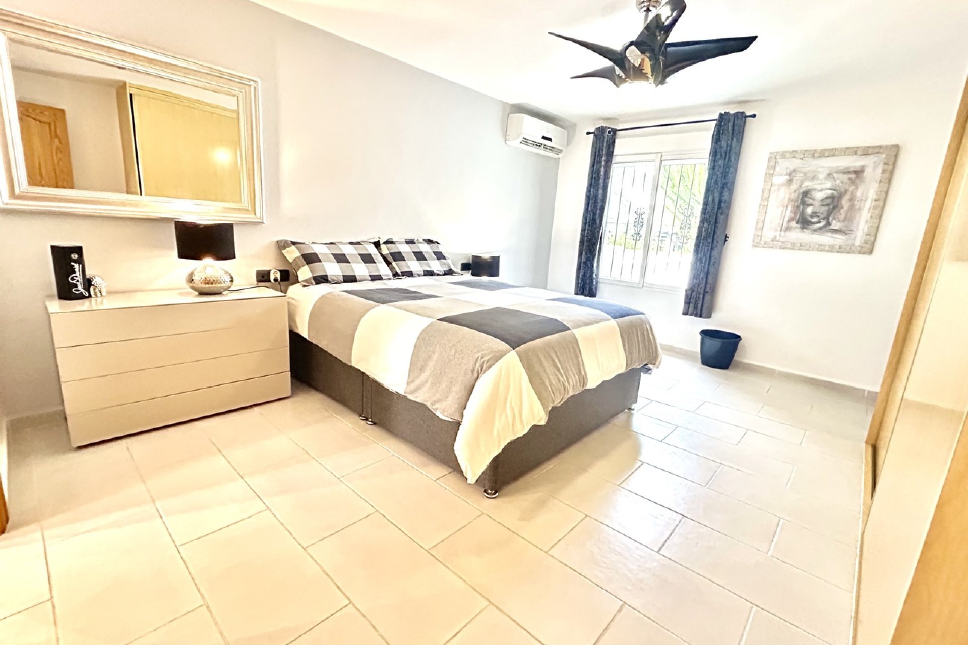 Wiederverkauf - Villa -
Catral - Costa Blanca