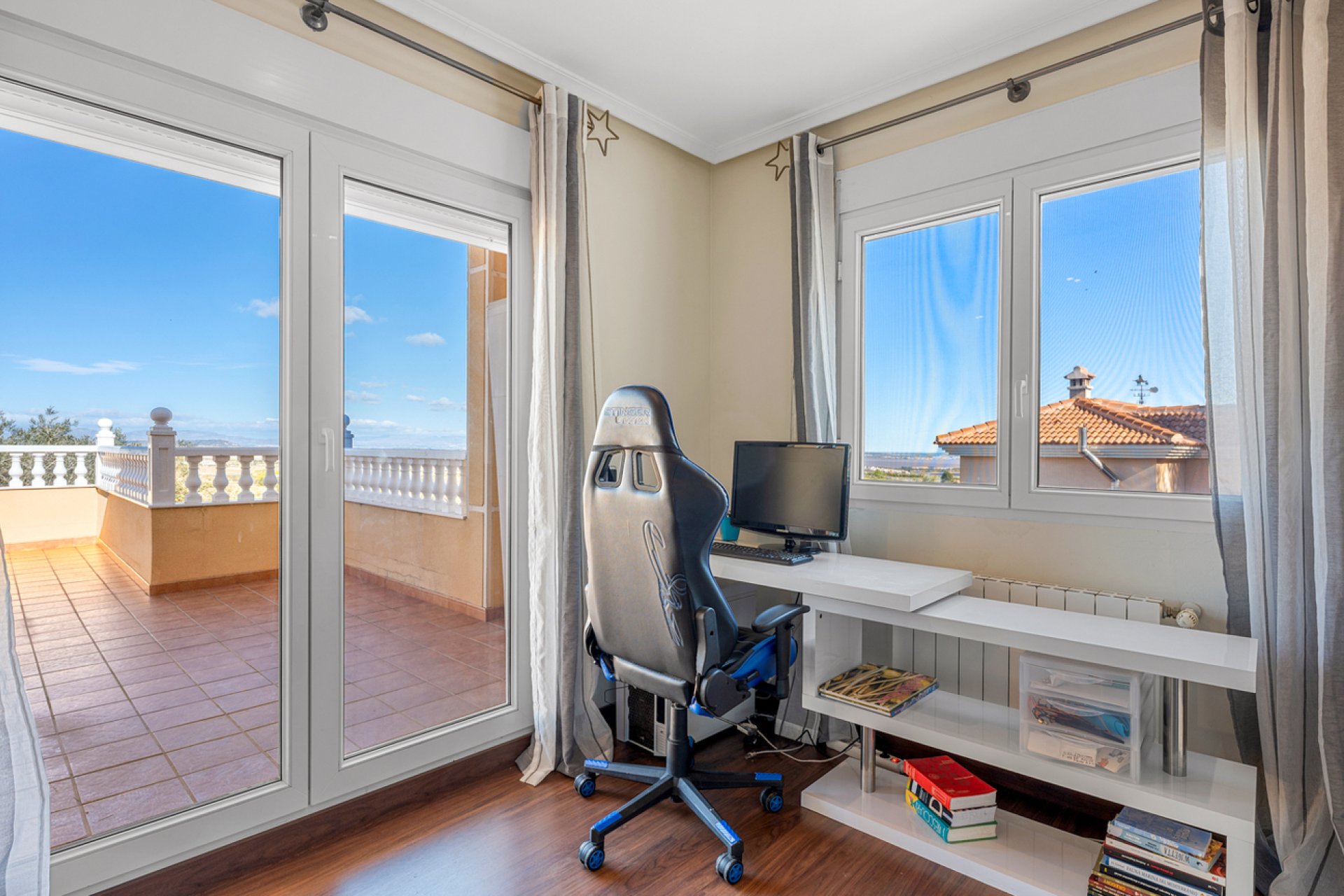 Wiederverkauf - Villa -
Ciudad De Las Comunicaciones - Costa Blanca