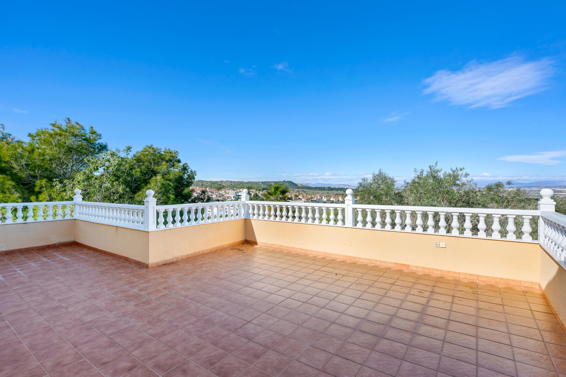 Wiederverkauf - Villa -
Ciudad De Las Comunicaciones - Costa Blanca