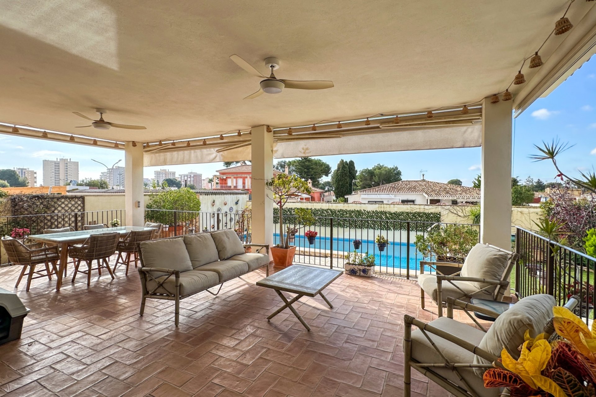 Wiederverkauf - Villa -
Dehesa de Campoamor - Costa Blanca