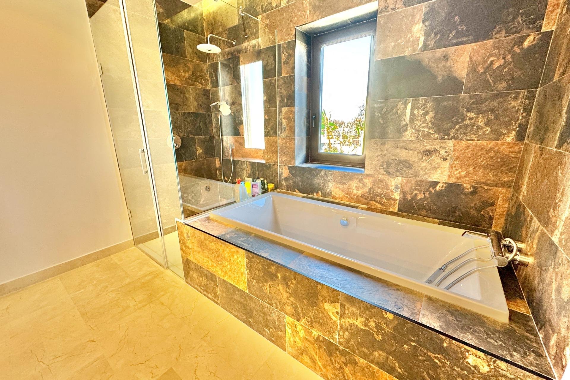 Wiederverkauf - Villa -
Dolores - Comunidad Valenciana