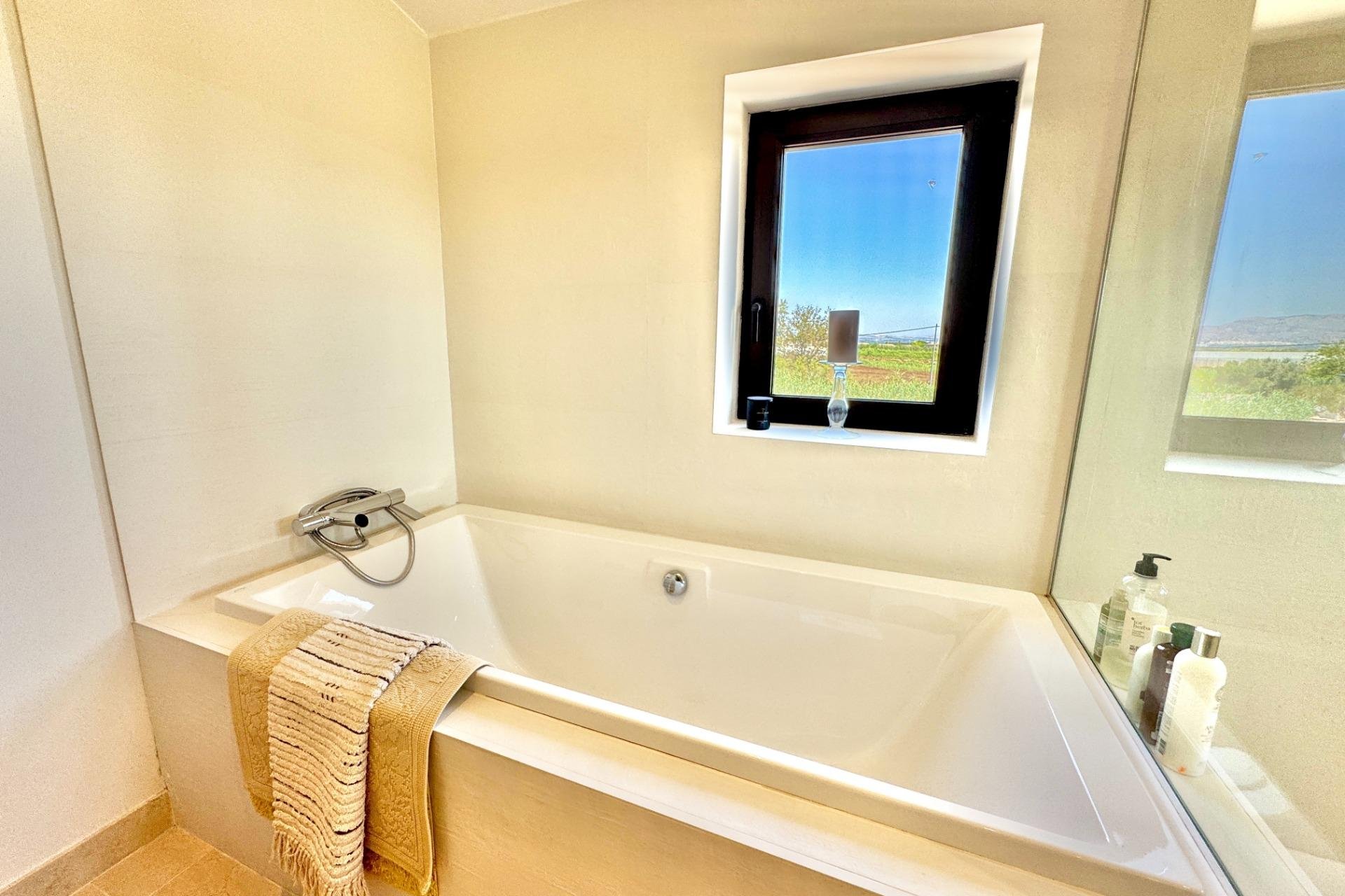 Wiederverkauf - Villa -
Dolores - Comunidad Valenciana