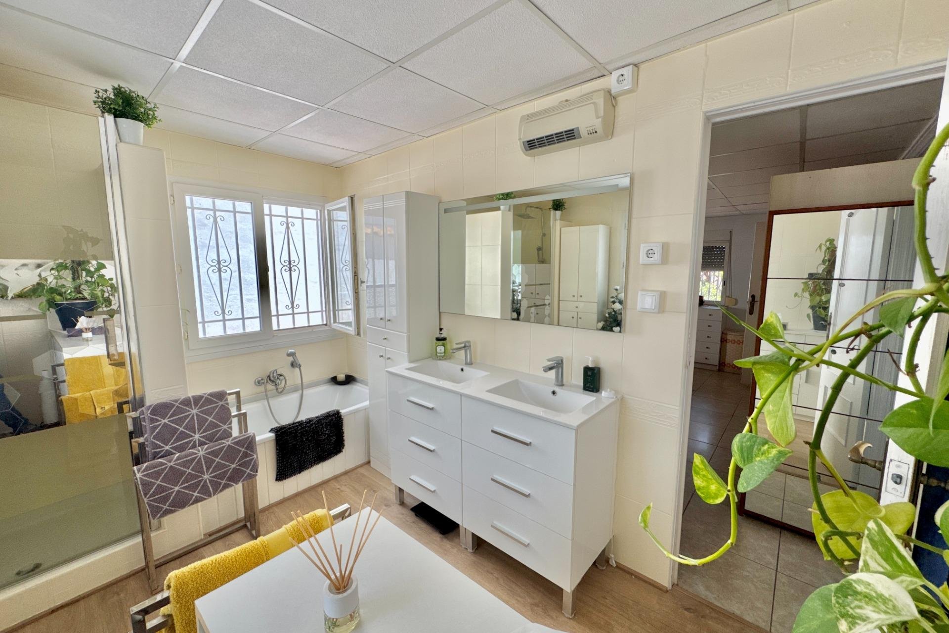 Wiederverkauf - Villa -
Dolores - Comunidad Valenciana