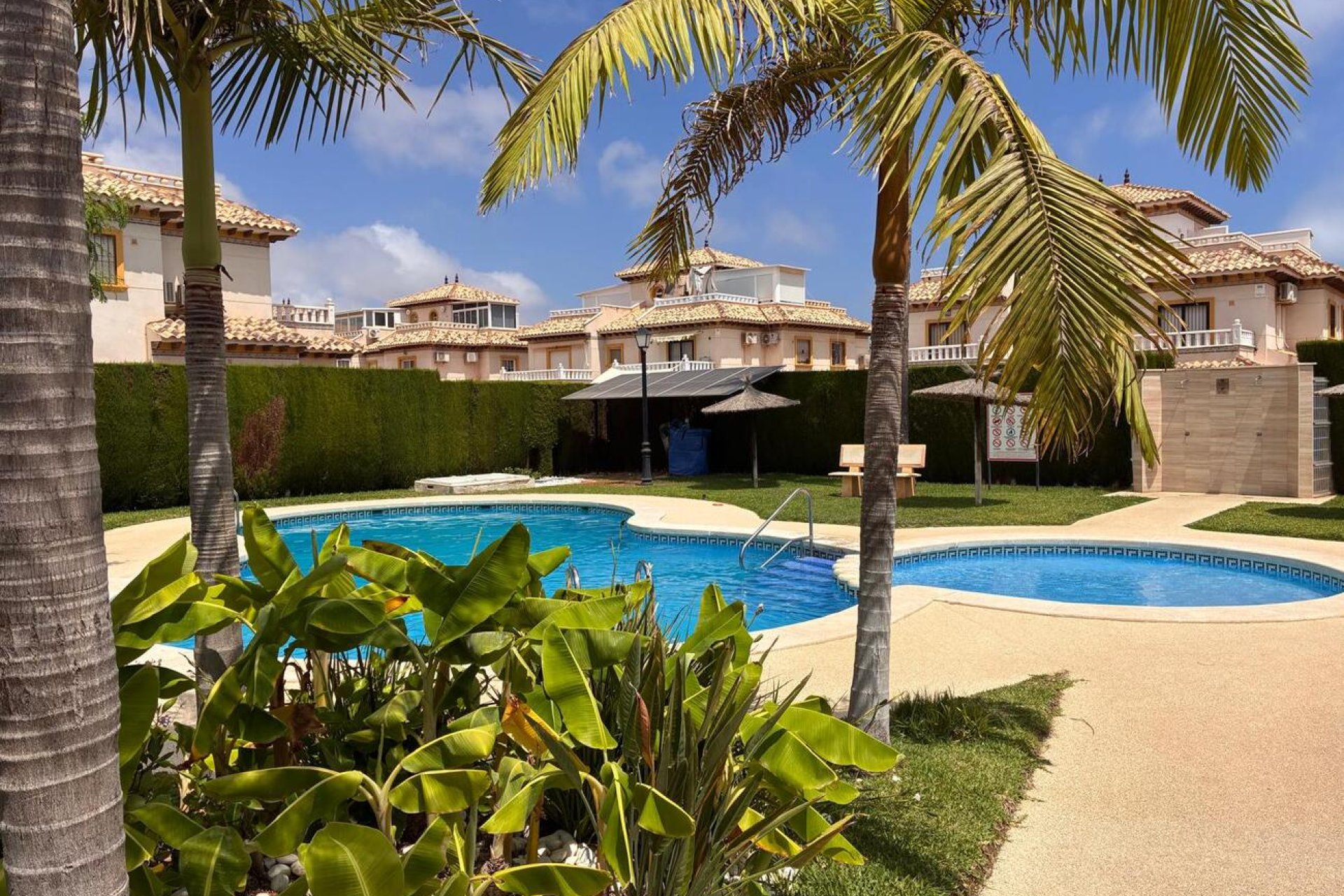 Wiederverkauf - Villa / Doppelhaushälfte -
Lomas de Caboroig - Costa Blanca