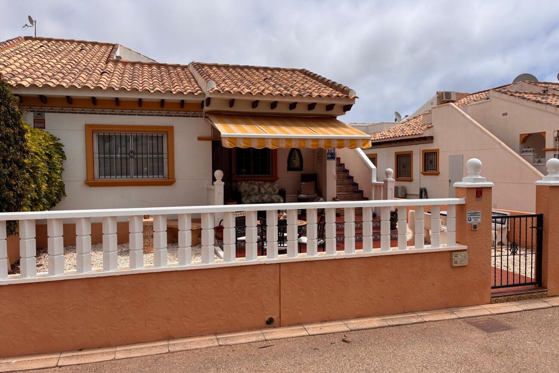 Wiederverkauf - Villa / Doppelhaushälfte -
Lomas de Caboroig - Costa Blanca