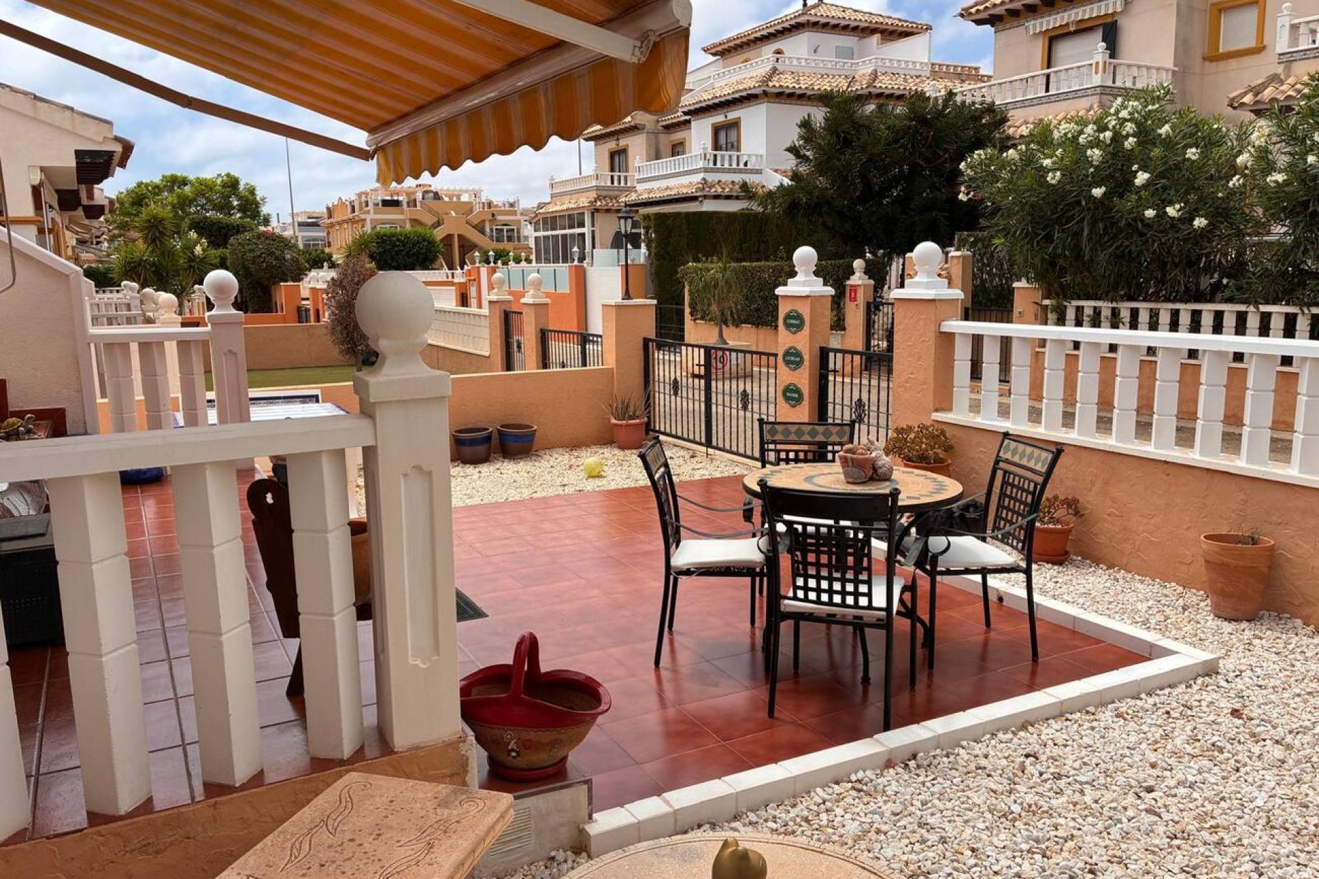 Wiederverkauf - Villa / Doppelhaushälfte -
Lomas de Caboroig - Costa Blanca