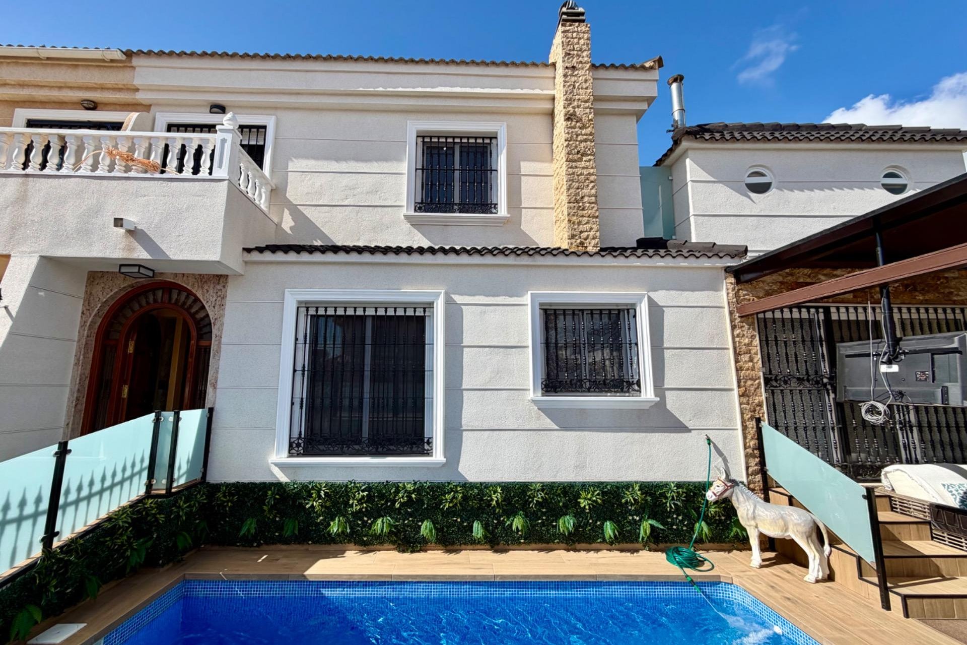 Wiederverkauf - Villa / Doppelhaushälfte -
Orihuela Costa - La Zenia