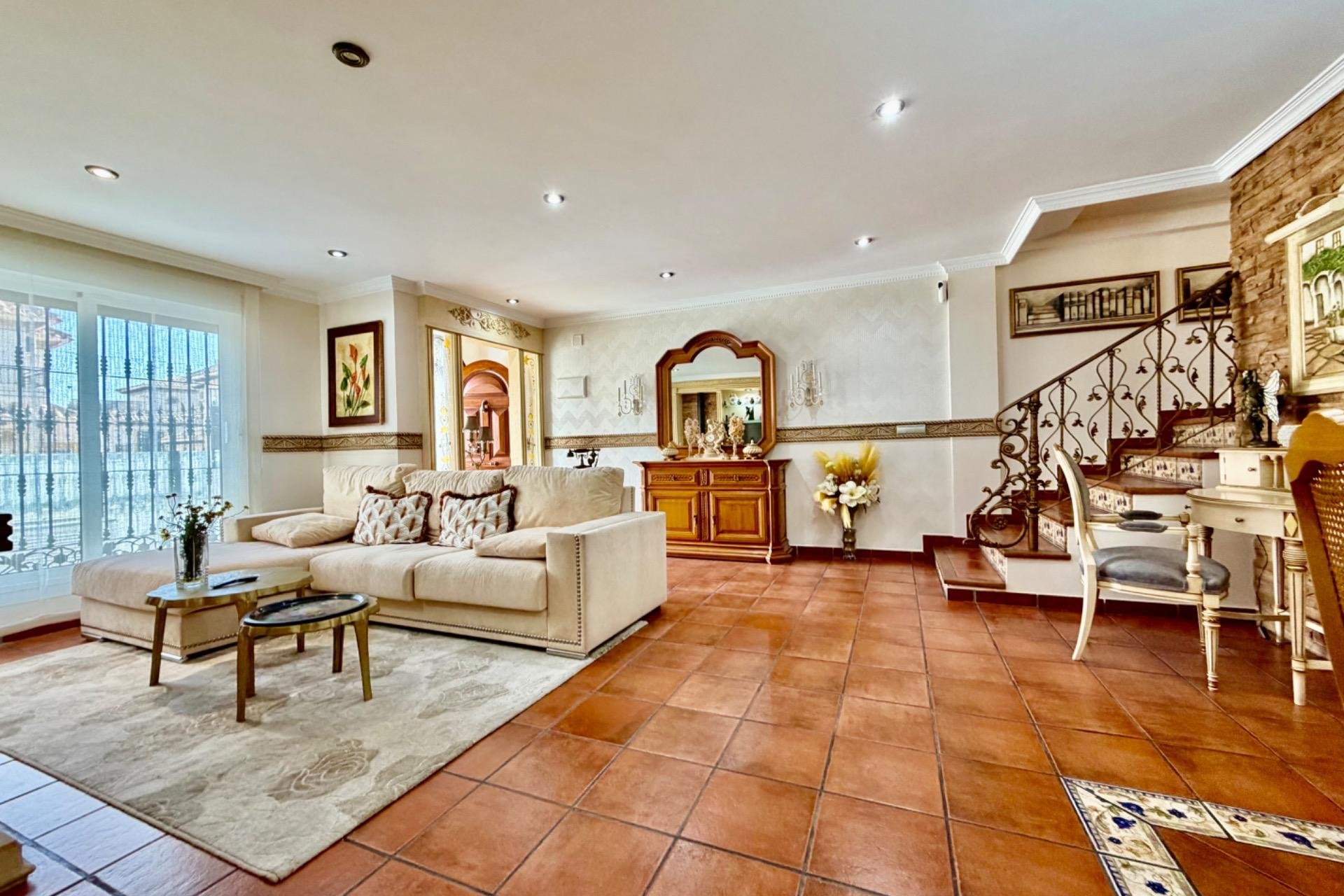 Wiederverkauf - Villa / Doppelhaushälfte -
Orihuela Costa - La Zenia