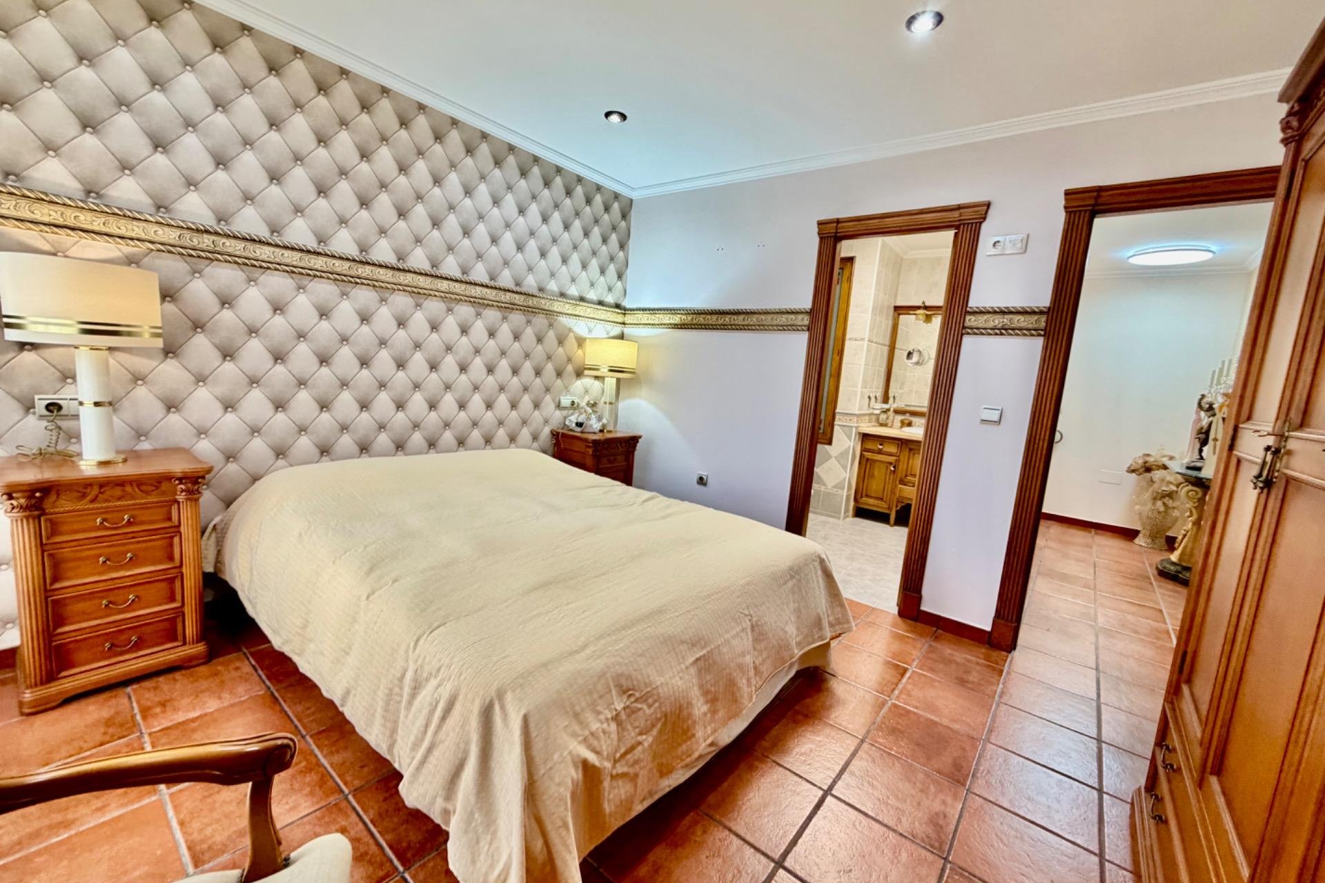 Wiederverkauf - Villa / Doppelhaushälfte -
Orihuela Costa - La Zenia