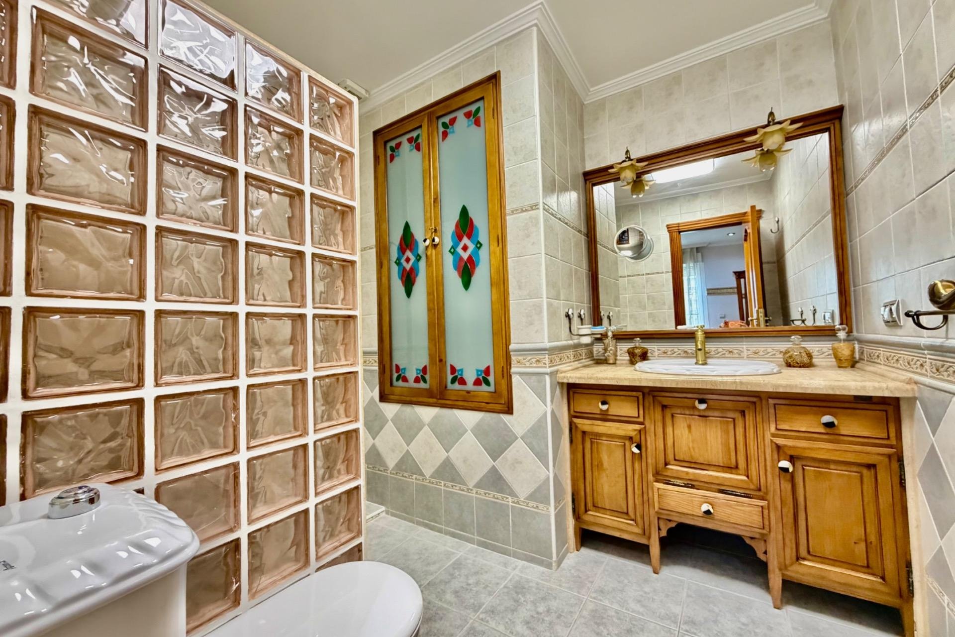 Wiederverkauf - Villa / Doppelhaushälfte -
Orihuela Costa - La Zenia